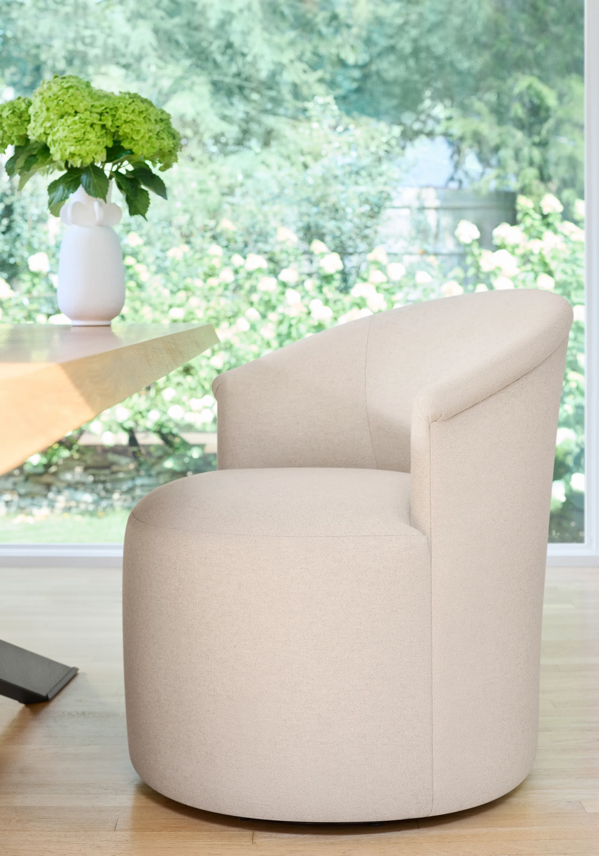 Thibaut Dorset in Almond (W80920)