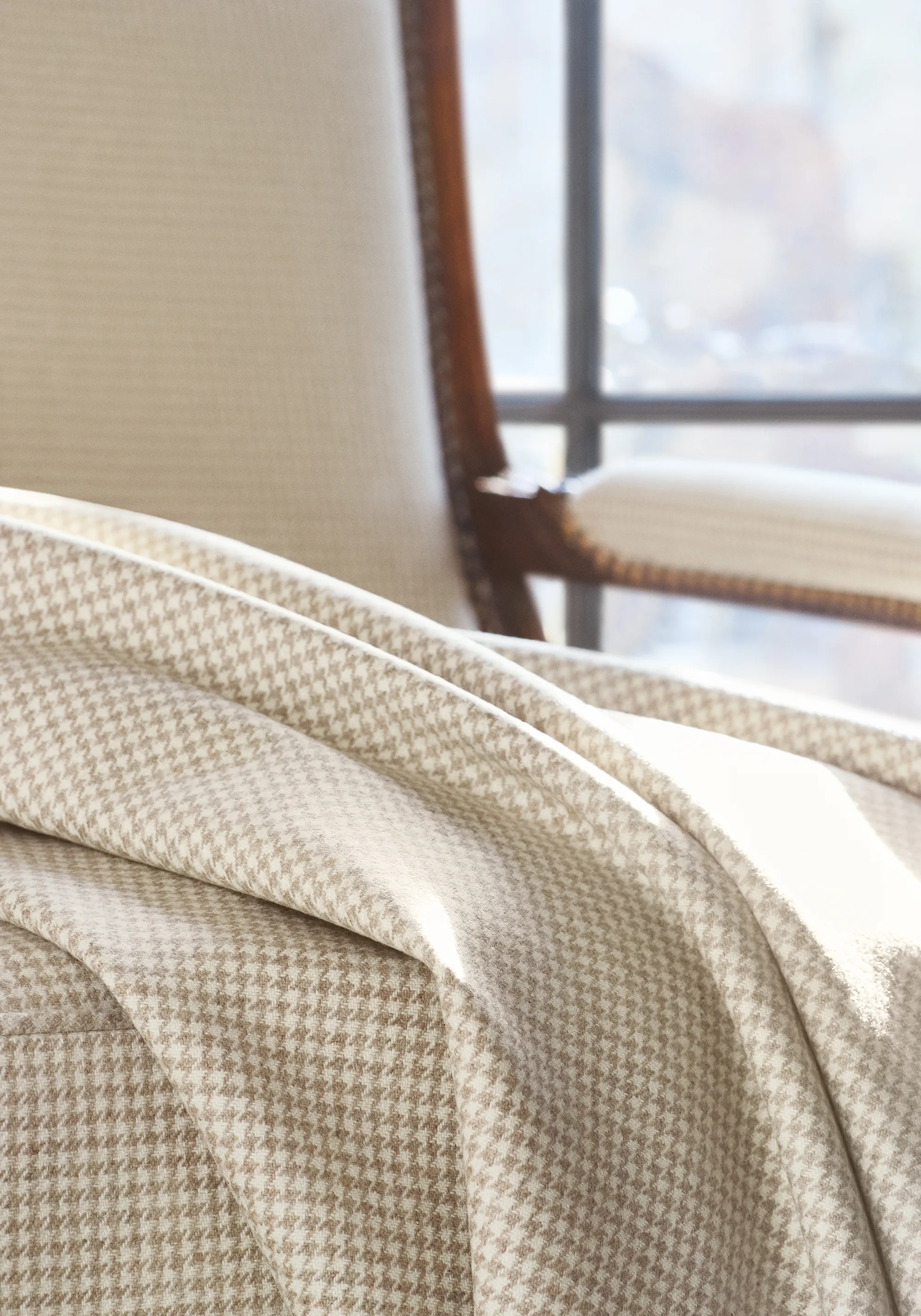 Thibaut Edmund in Almond (W711322)