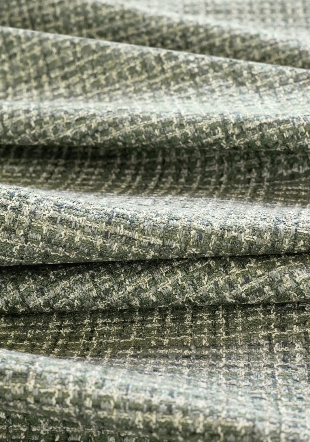 Thibaut Emilio in Juniper (W80955)