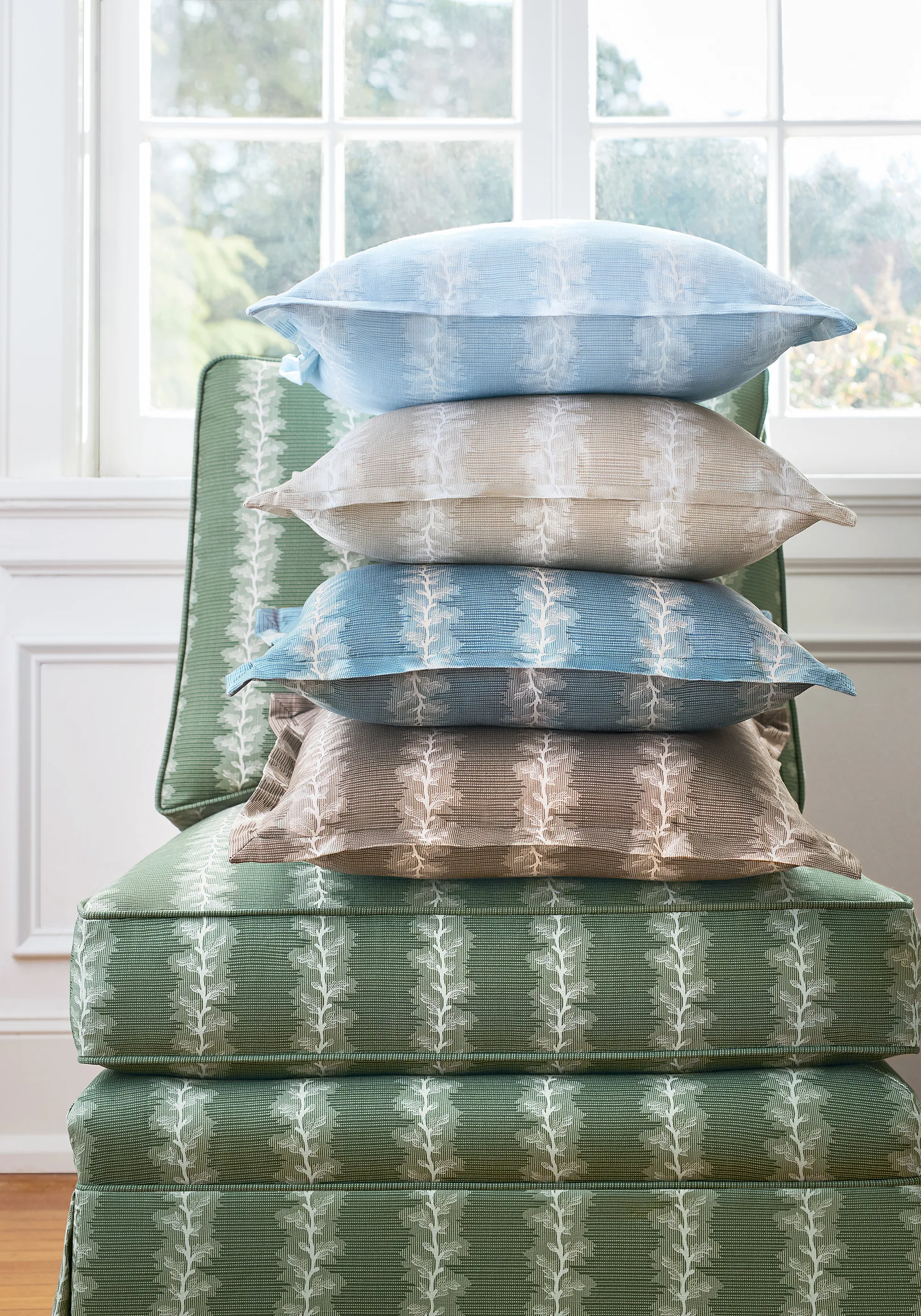 Anna French French Stripe in Mineral (AF10769)