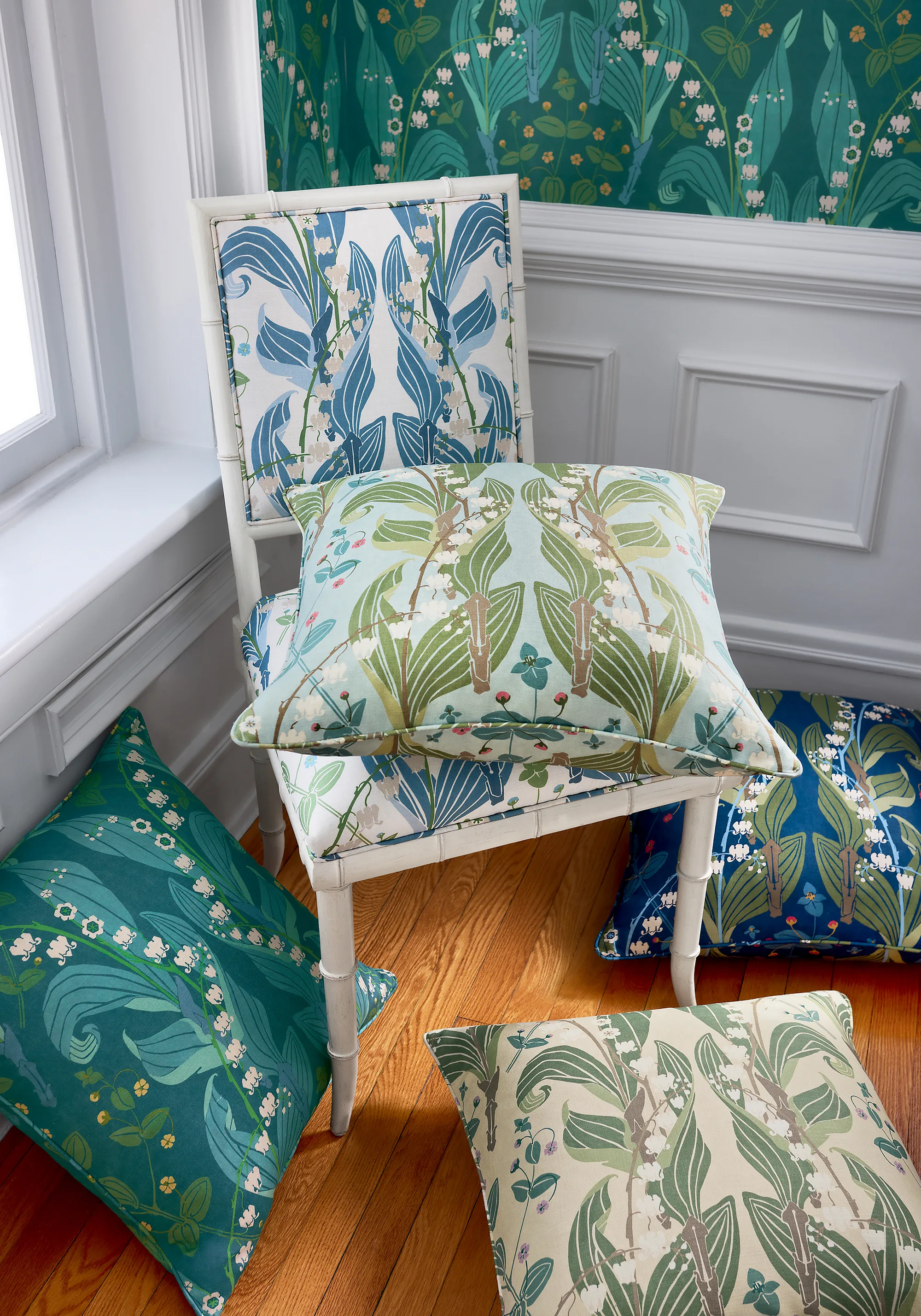 Thibaut Harbor Springs in Navy (F914621)