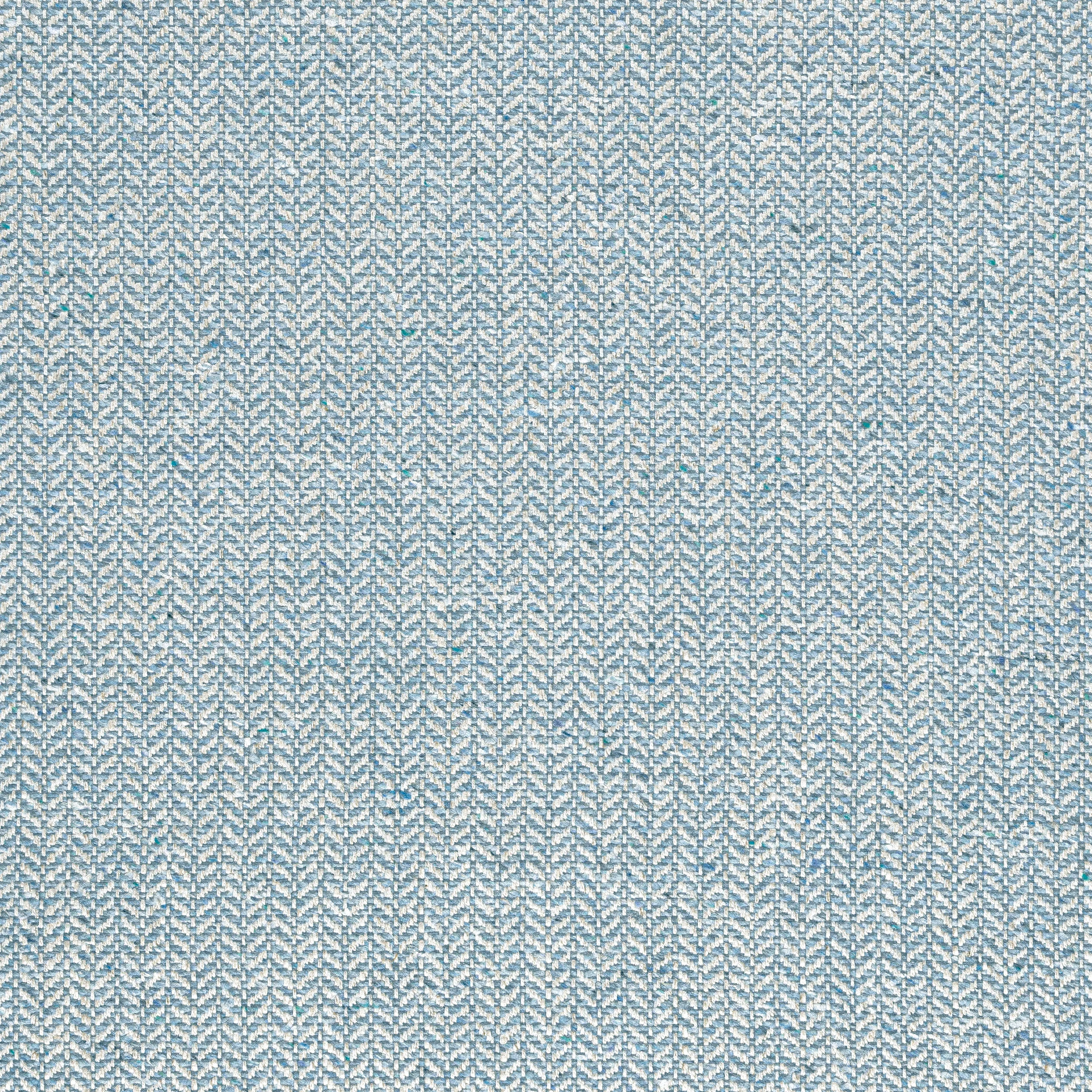 Thibaut Heath in Waterfall (W80923)