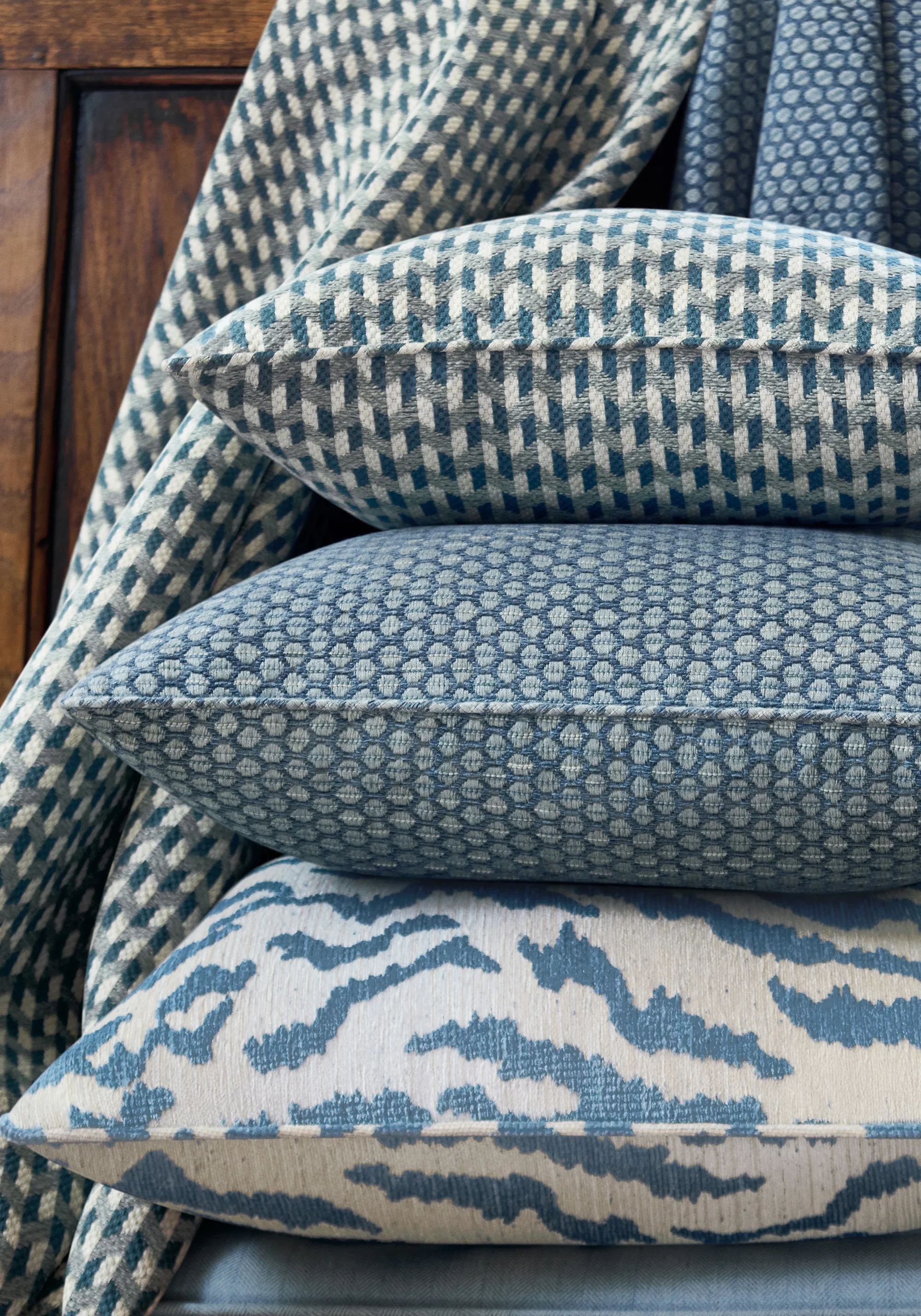 Thibaut Hendrick in Teal (W711314)