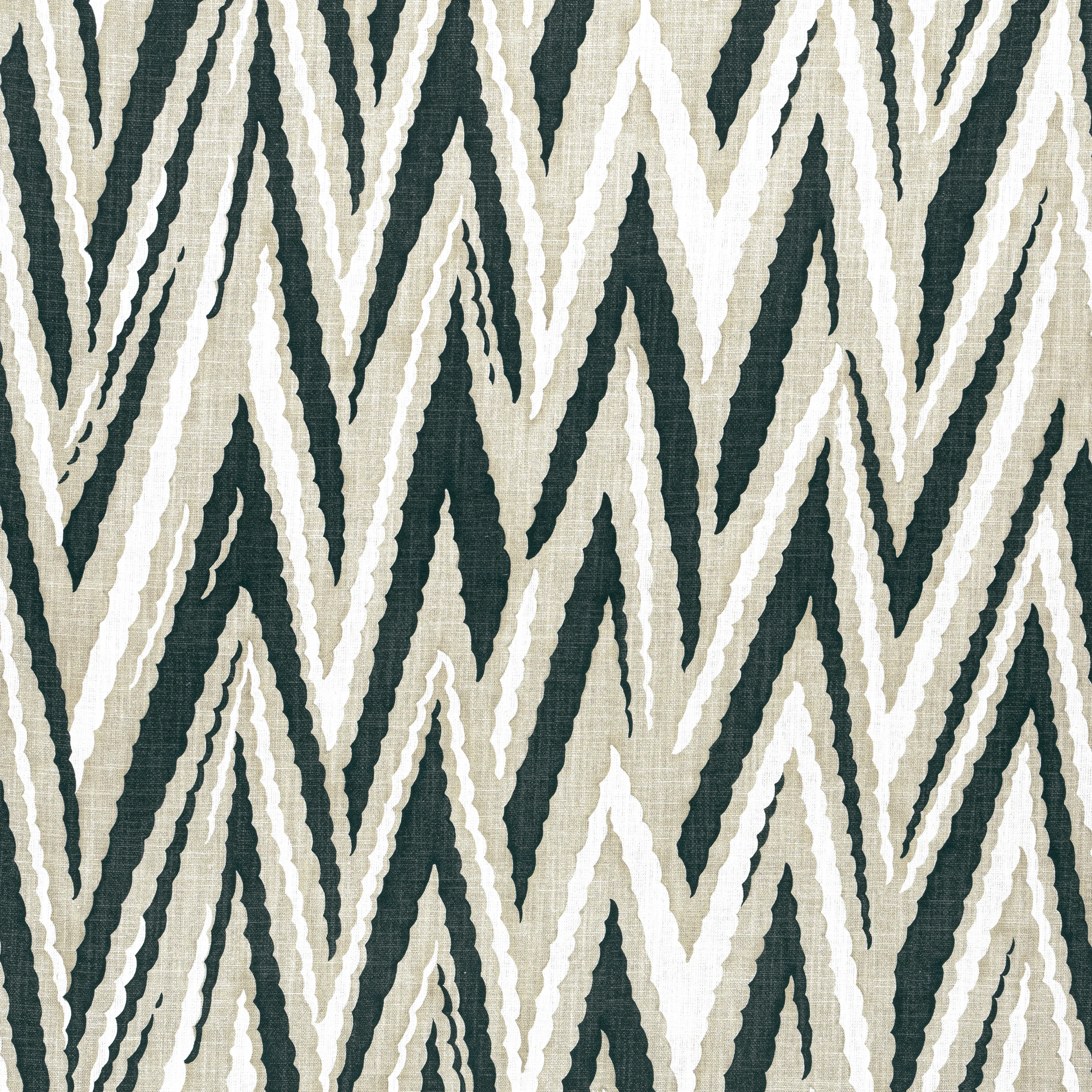 AF23139 | Highland Peak – Black