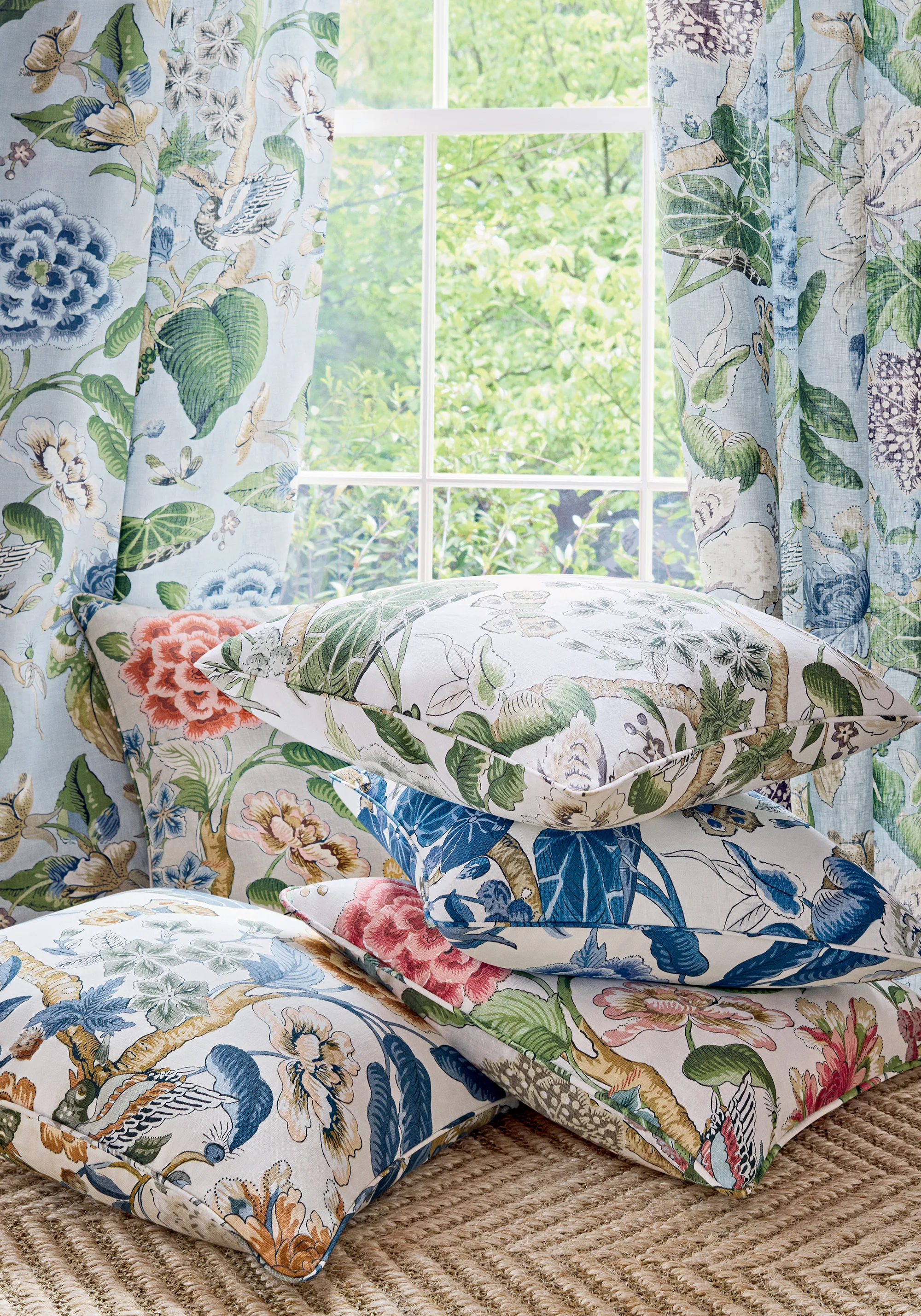 Thibaut Hill Garden in Brick and Navy (F913655)