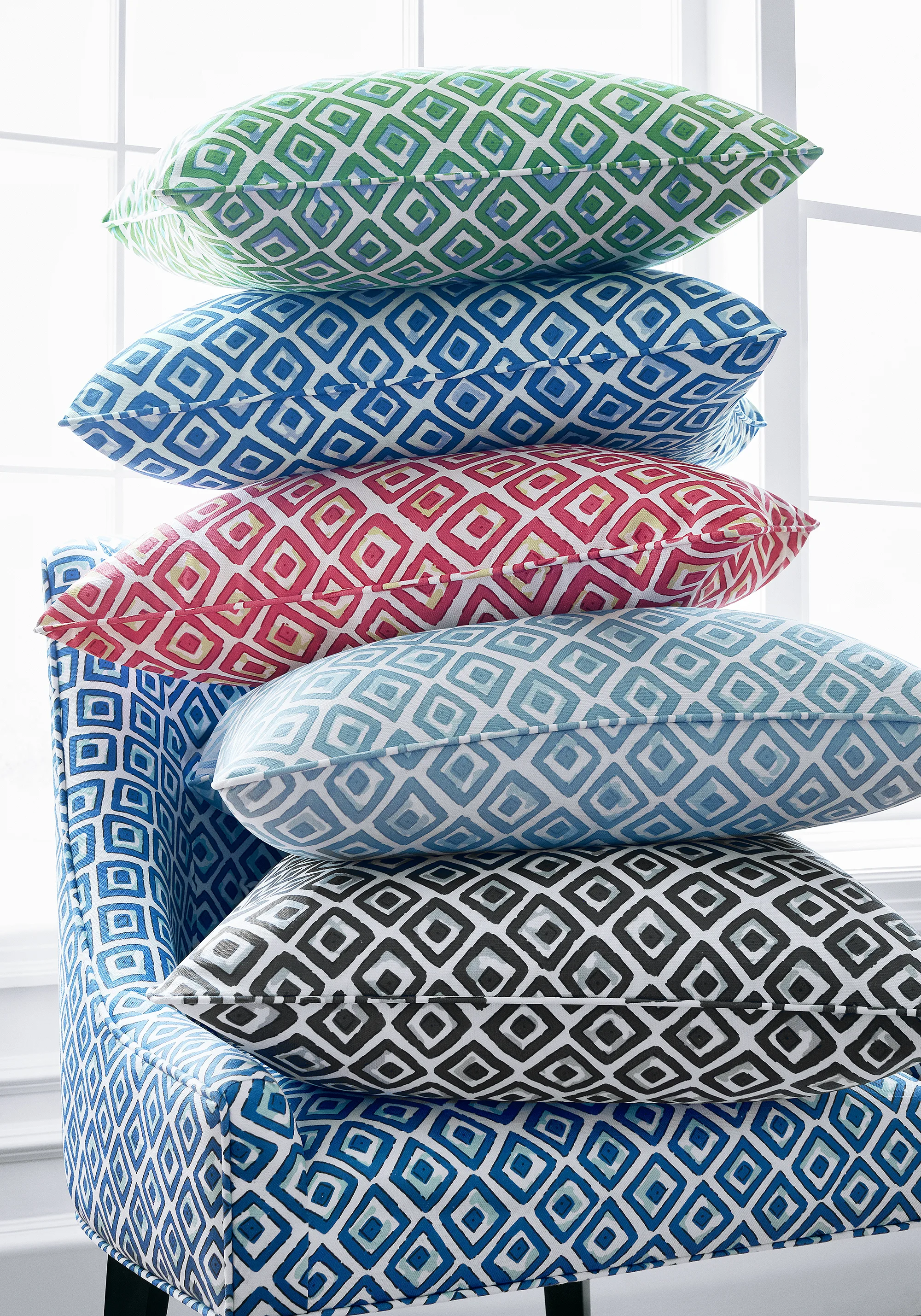 Thibaut Indian Diamond in Black (F910661)