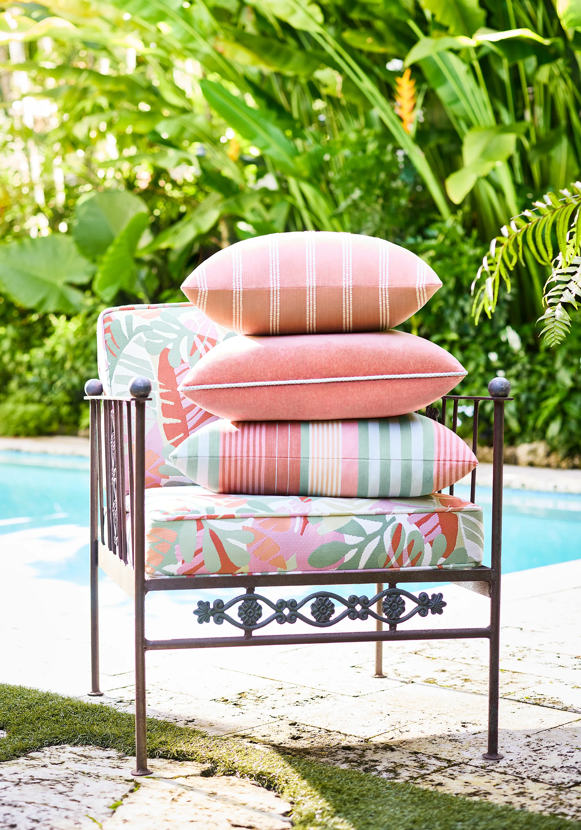 Thibaut Ipanema in Pool and Spice (W81791)