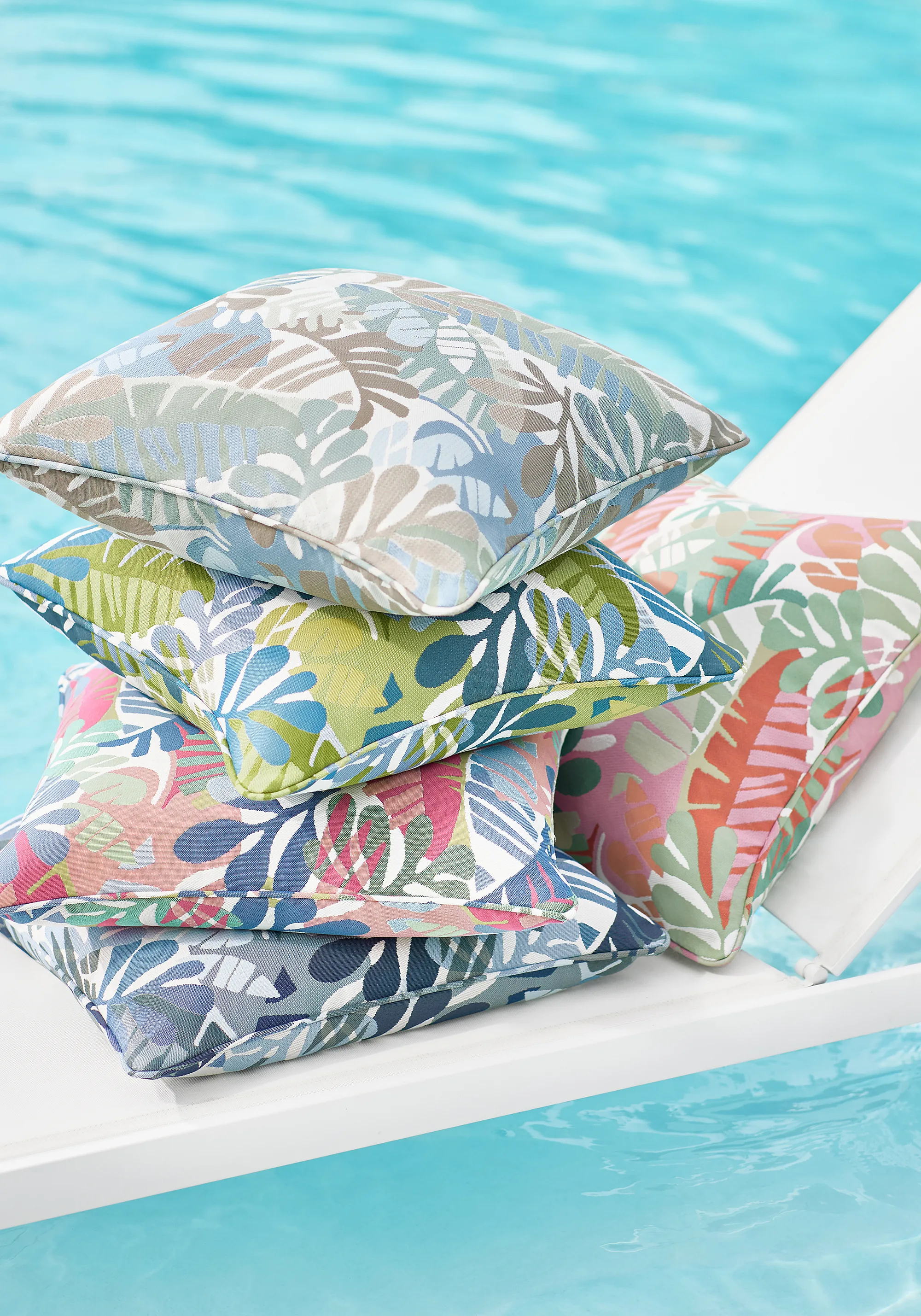 Thibaut Ipanema in Pool and Spice (W81791)