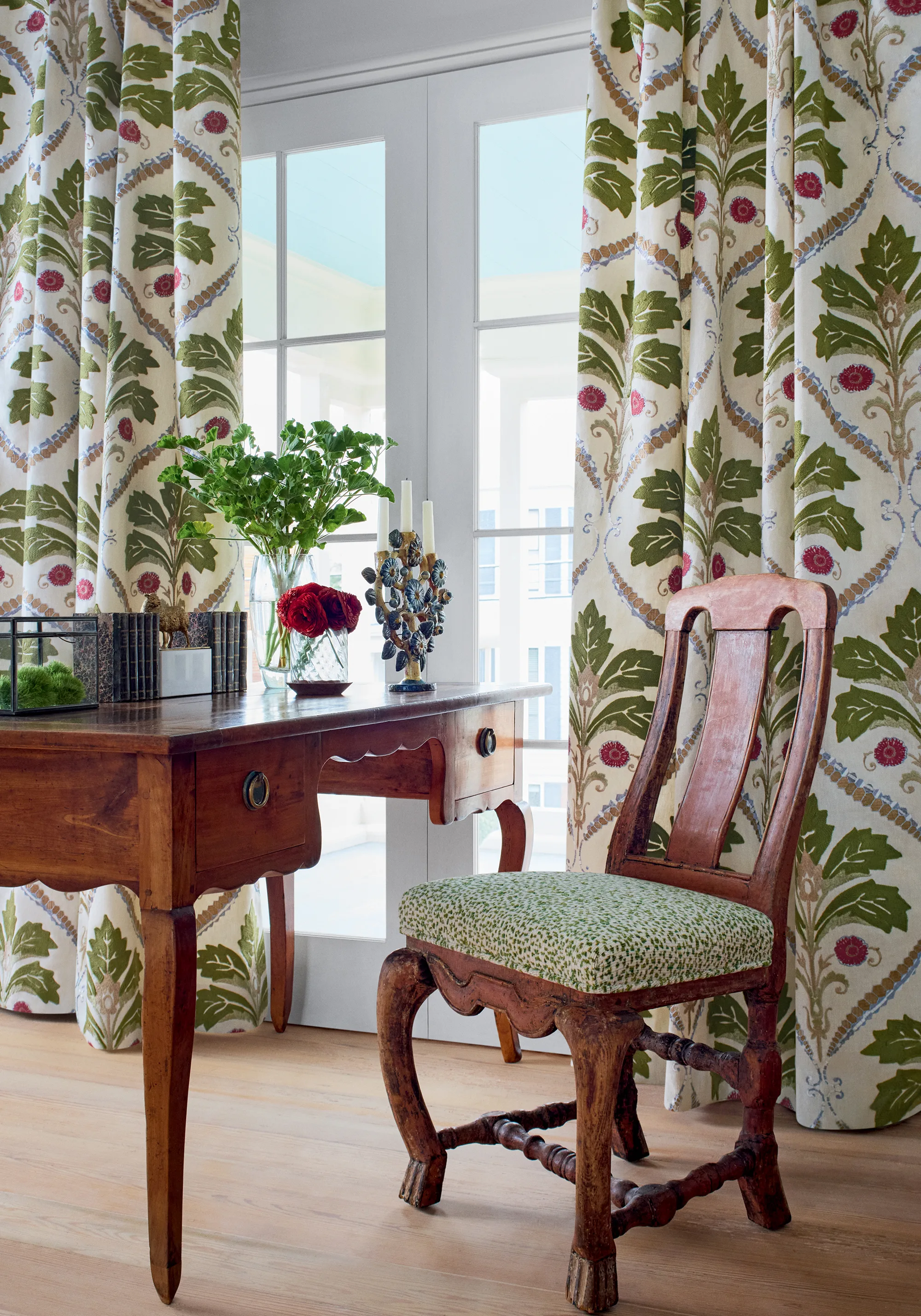 Thibaut Kendall Damask Embroidery in Olive (W710508)