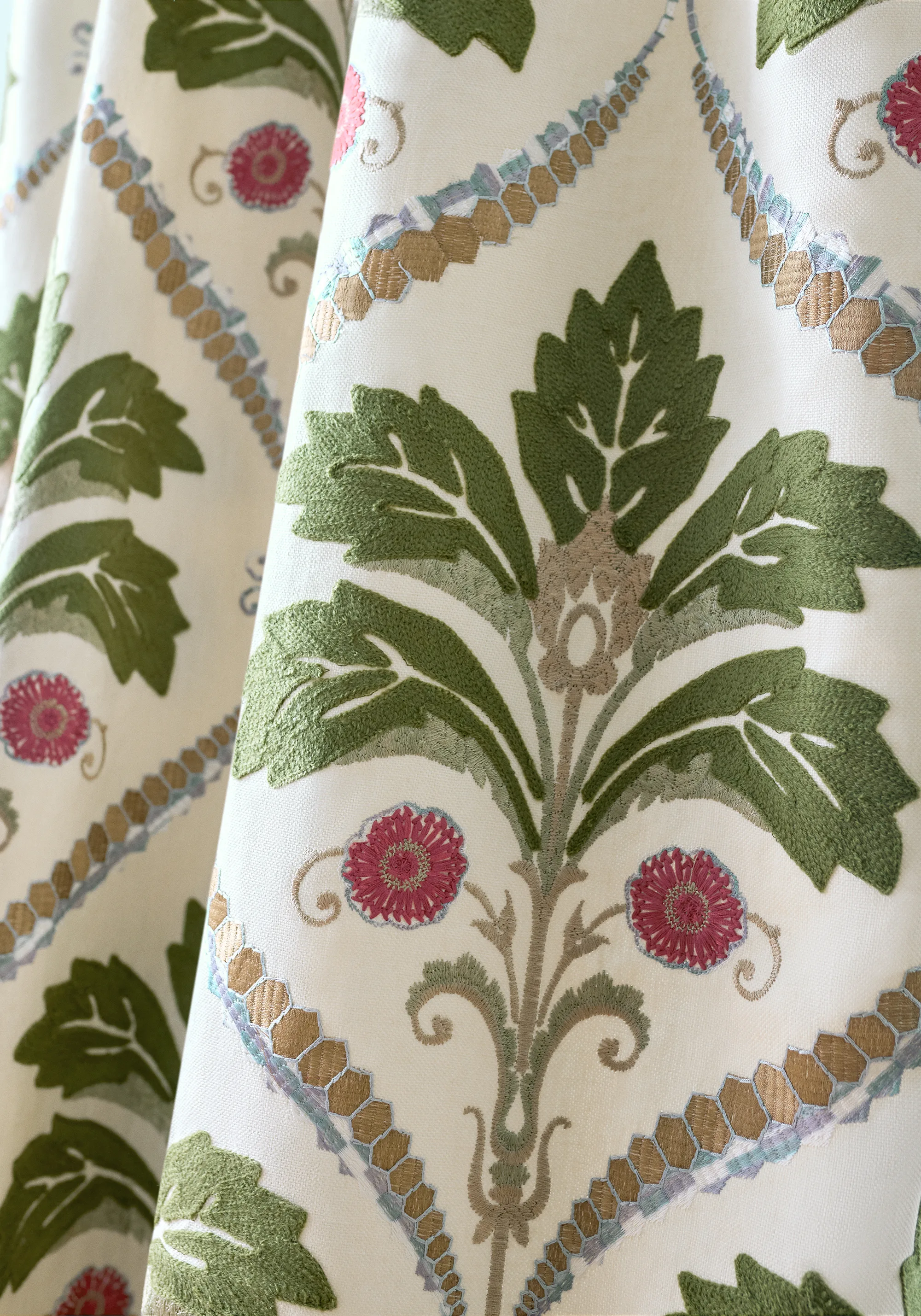 Thibaut Kendall Damask Embroidery in Olive (W710508)