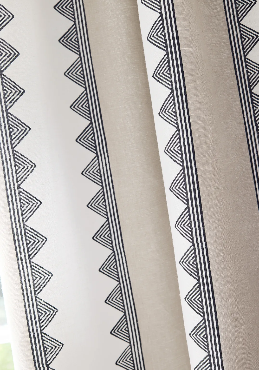 Thibaut Kismet Stripe in Black (F916232)