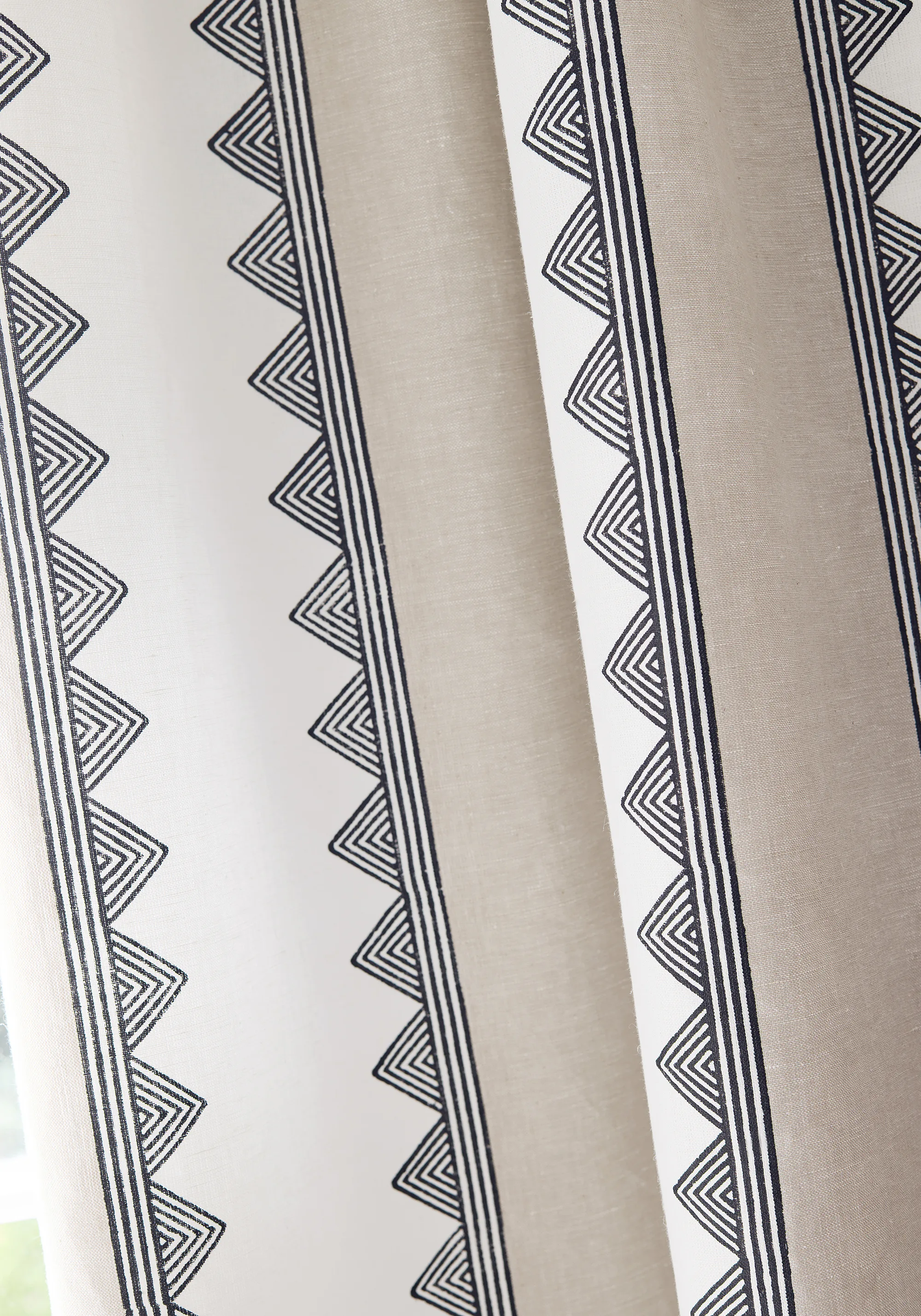 Thibaut Kismet Stripe in Black (F916232)