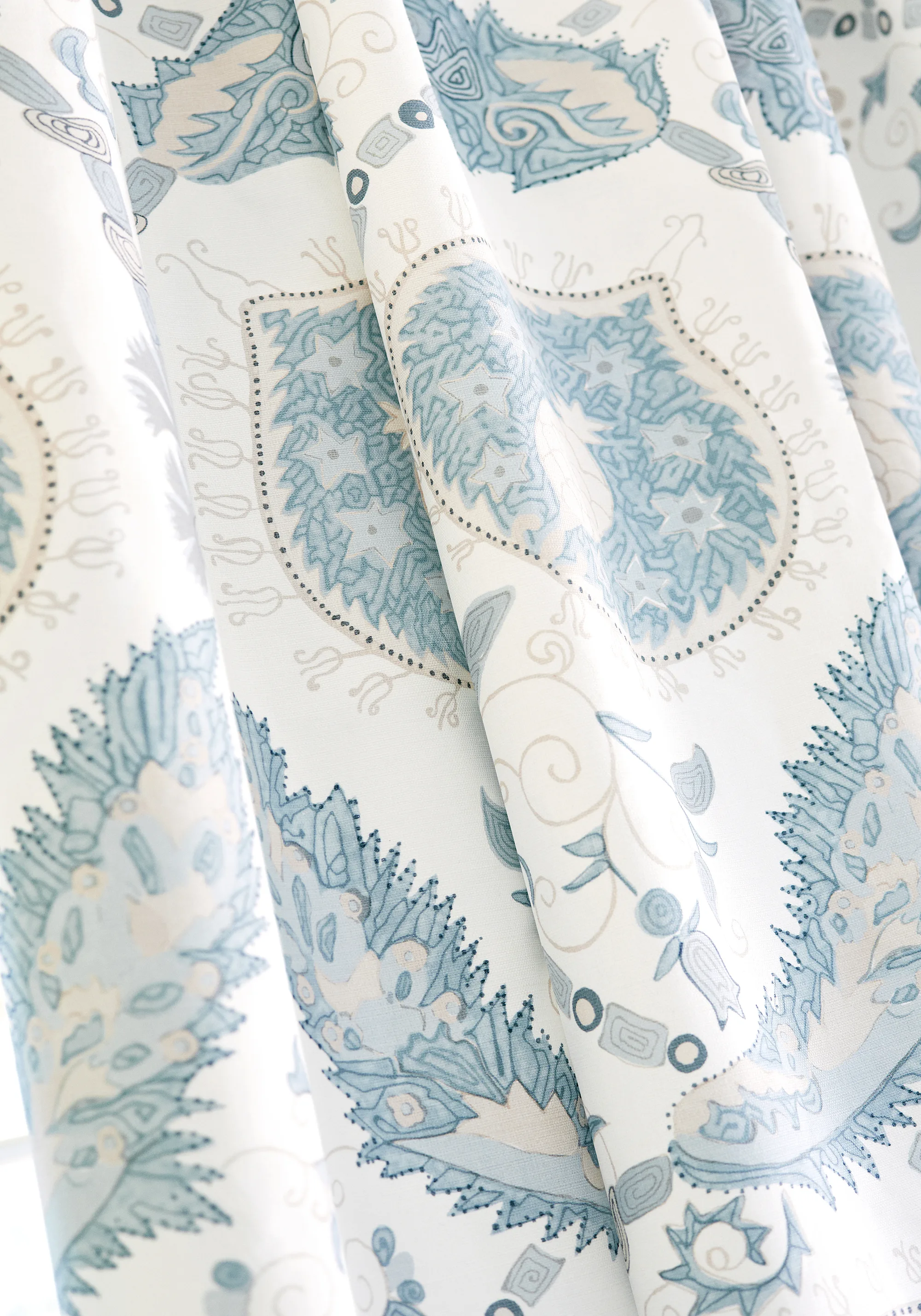 Thibaut Lewis in Spa Blue (F913215)