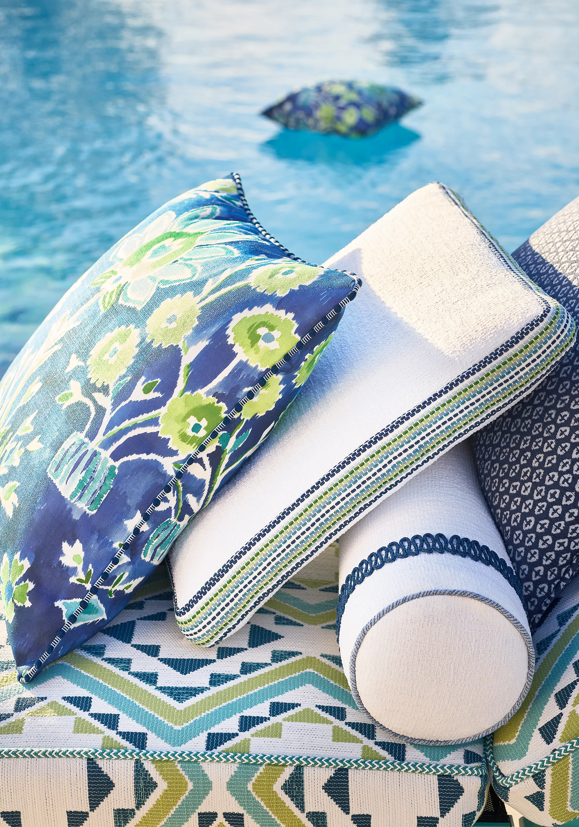 Thibaut Lilia Print in Navy (F711115)