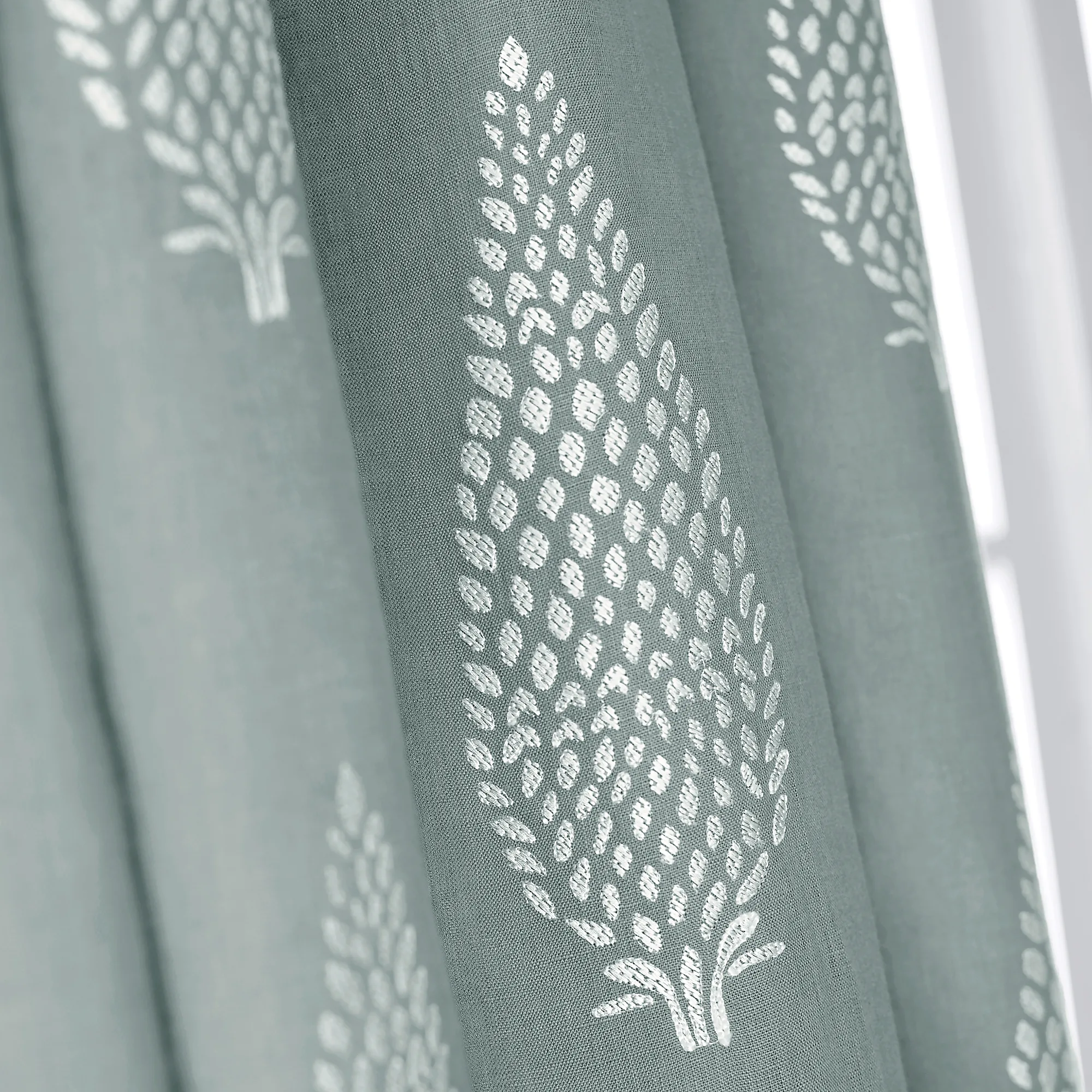 Anna French Manor Embroidery in Sage (AW73007)