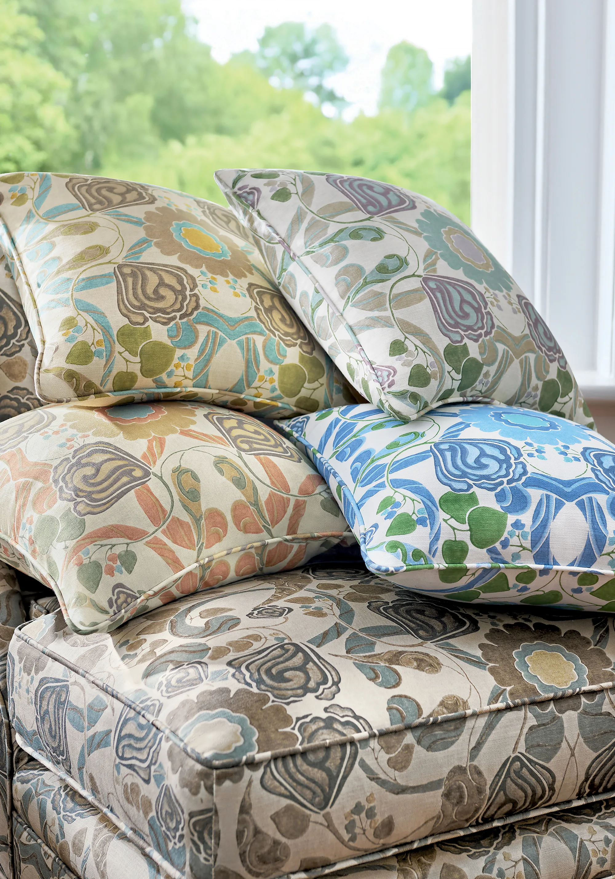 Thibaut Margaux in Blue and Green (F914644)