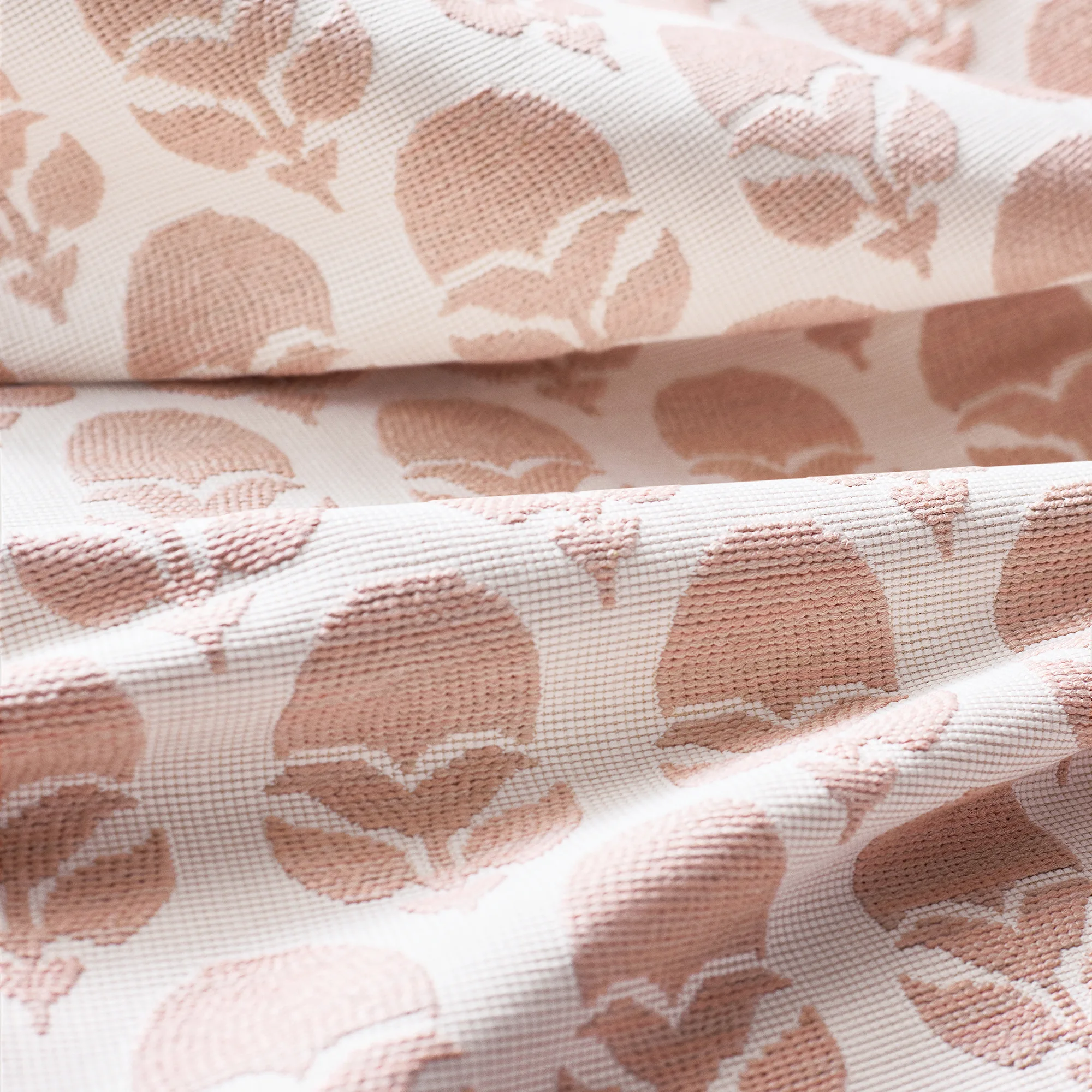 Anna French Marguerite in Petal (AW9226)