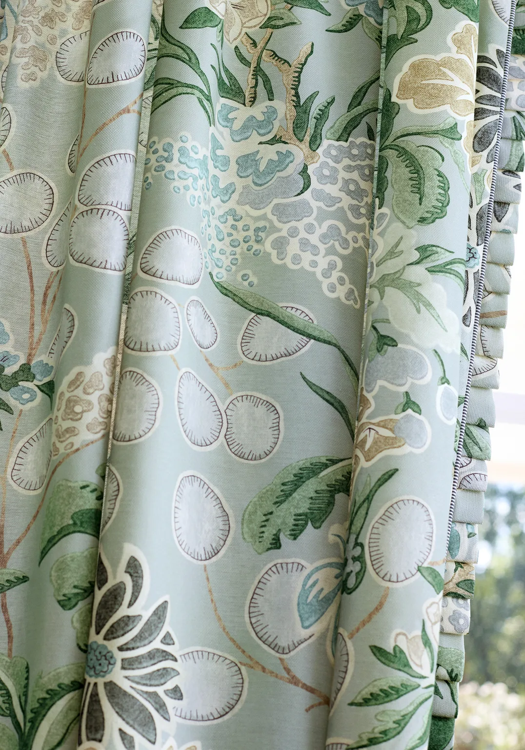 Thibaut Meadow in Sage (F942039)