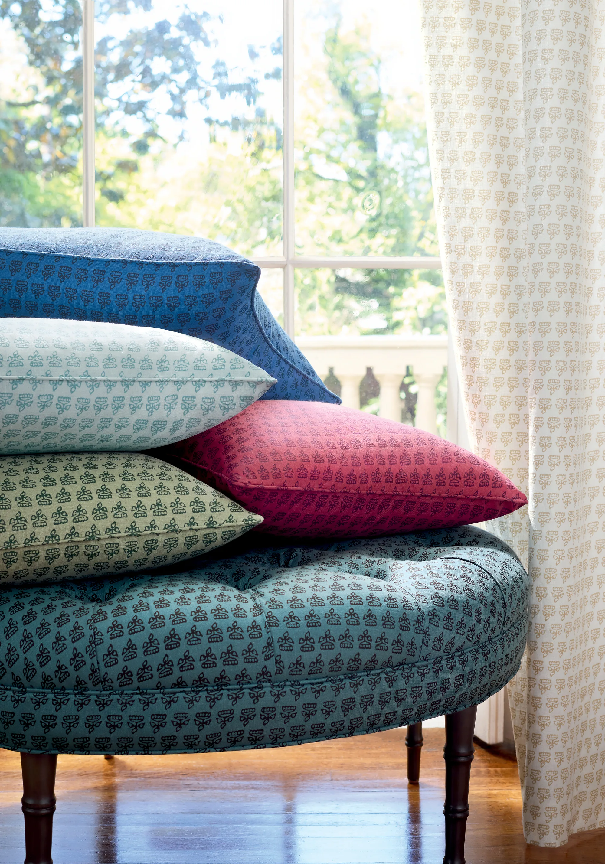 Thibaut Mimi in Navy (F936445)