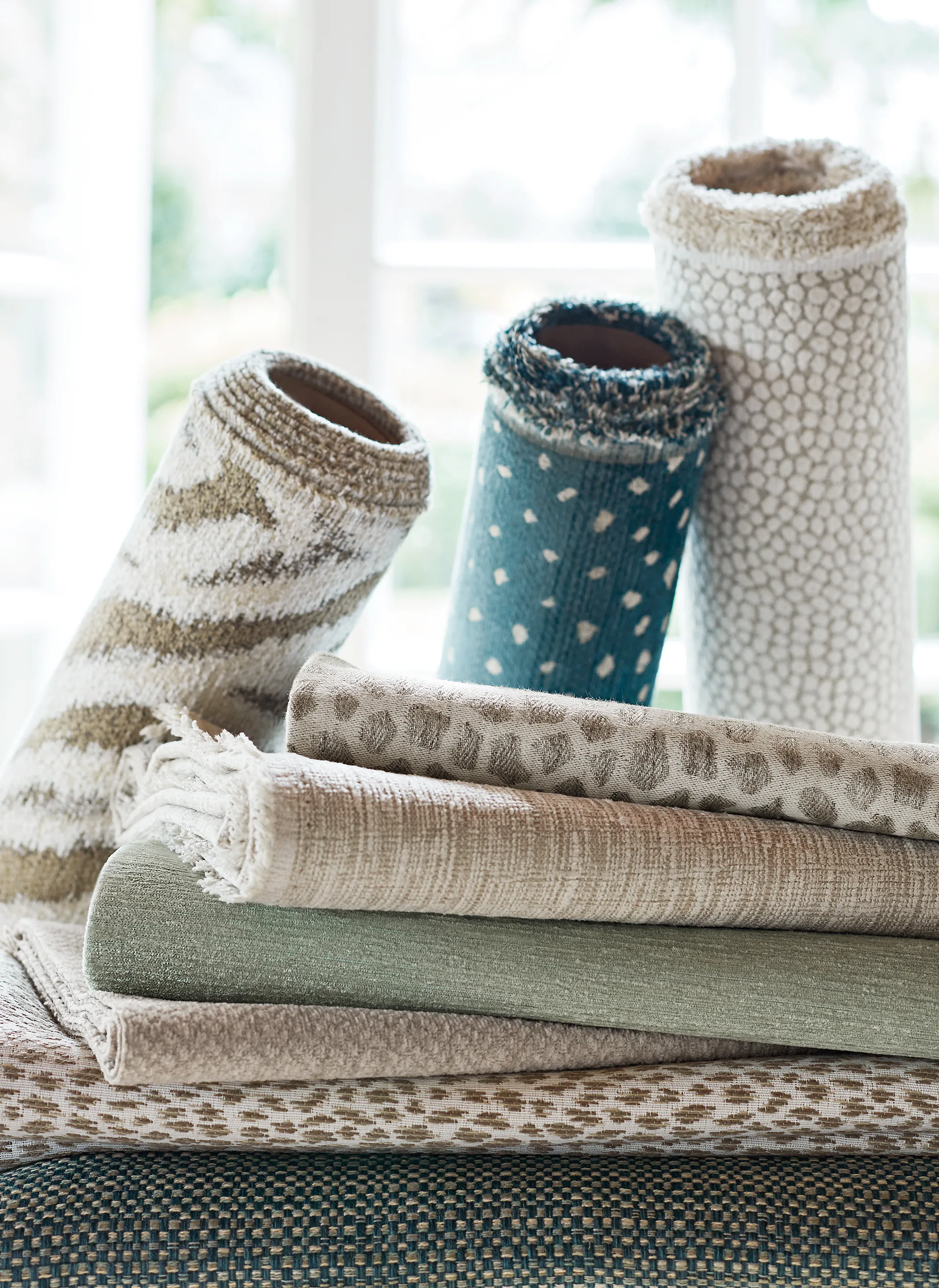 Thibaut Montage in Linen (W80478)