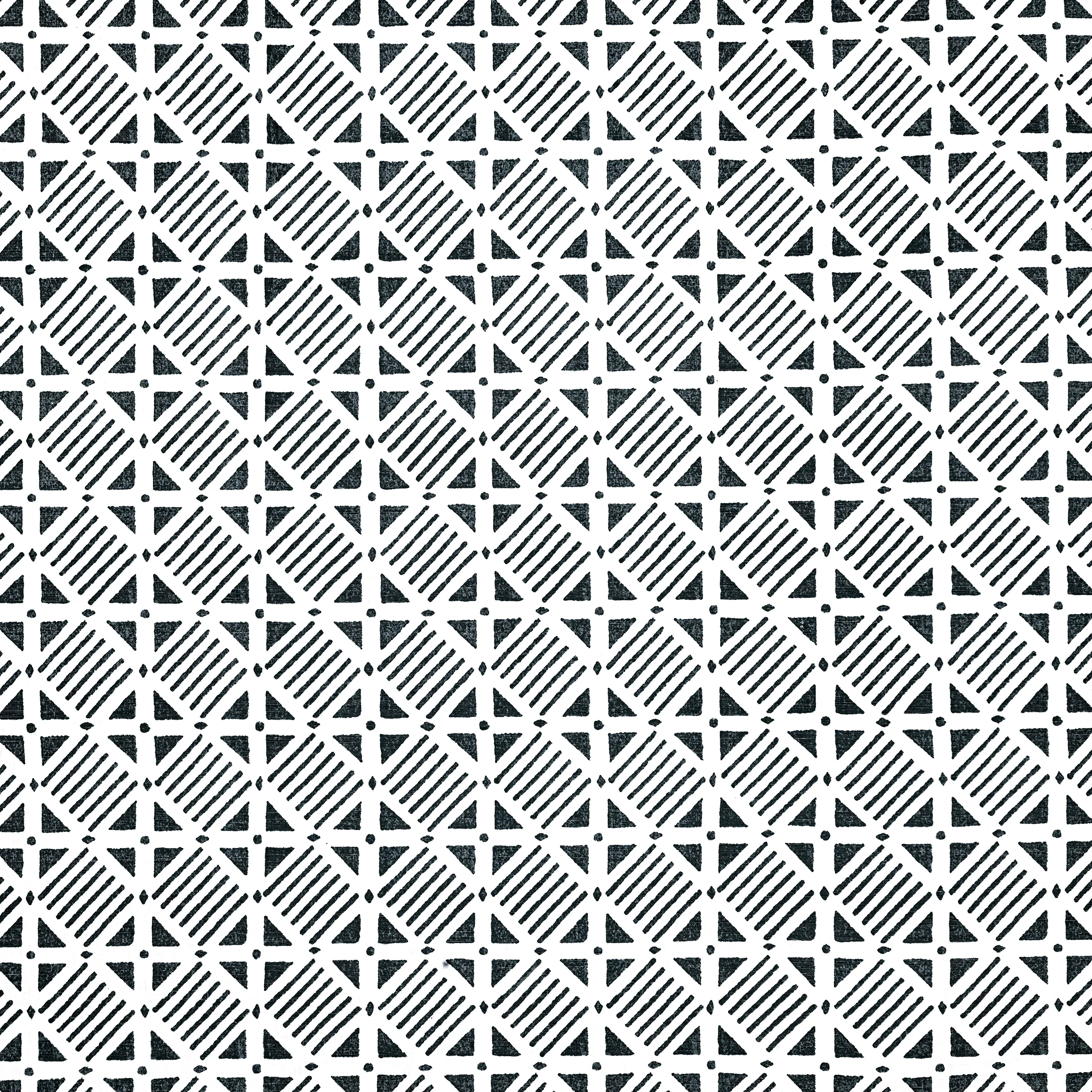 F916220 | Plaza – Black