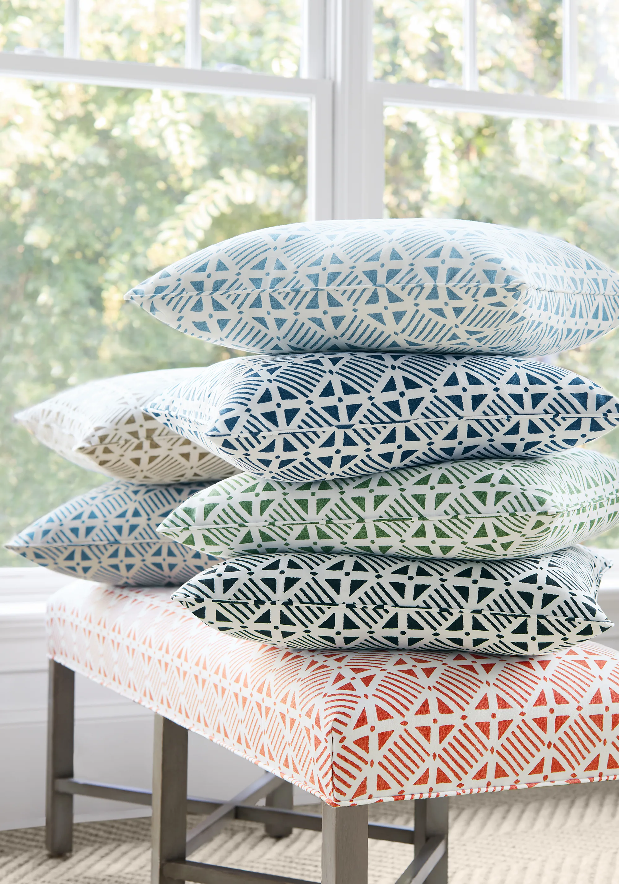 Thibaut Plaza in Blue on Natural (F916224)