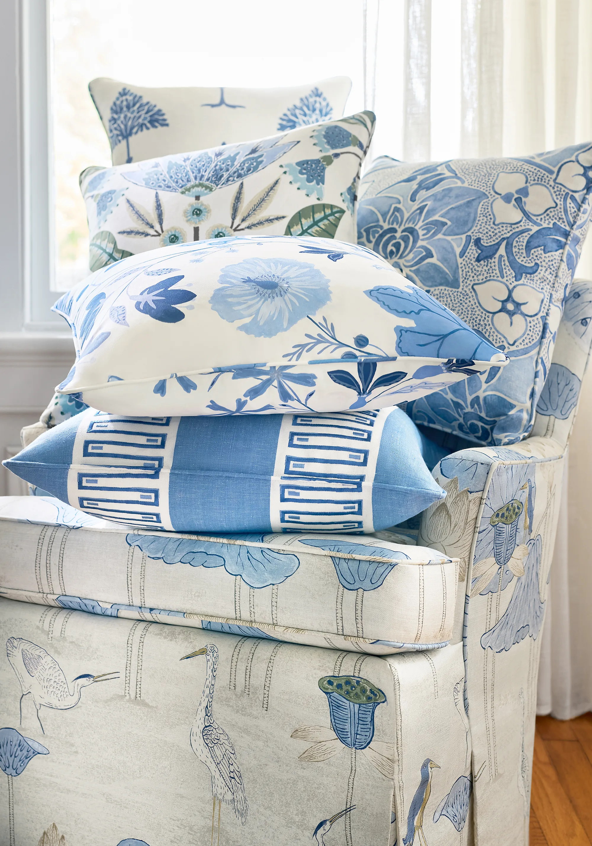 Thibaut Raritan Line Embroidery in Blue (W714631)