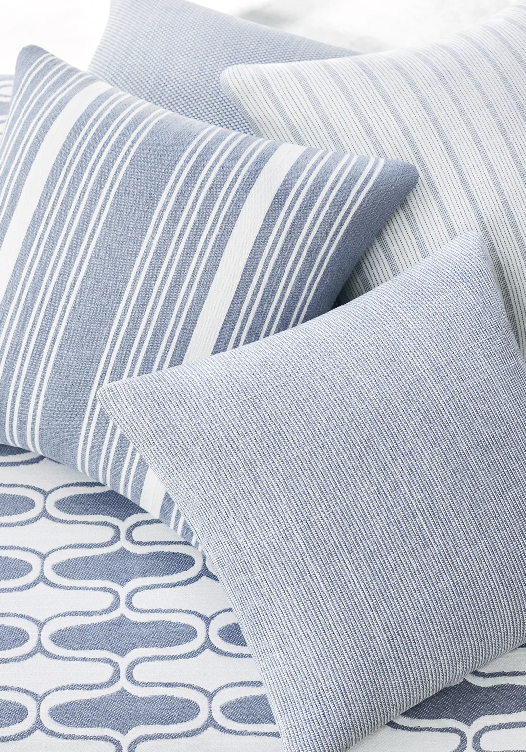 Thibaut Ravenna in Horizon (W8617)