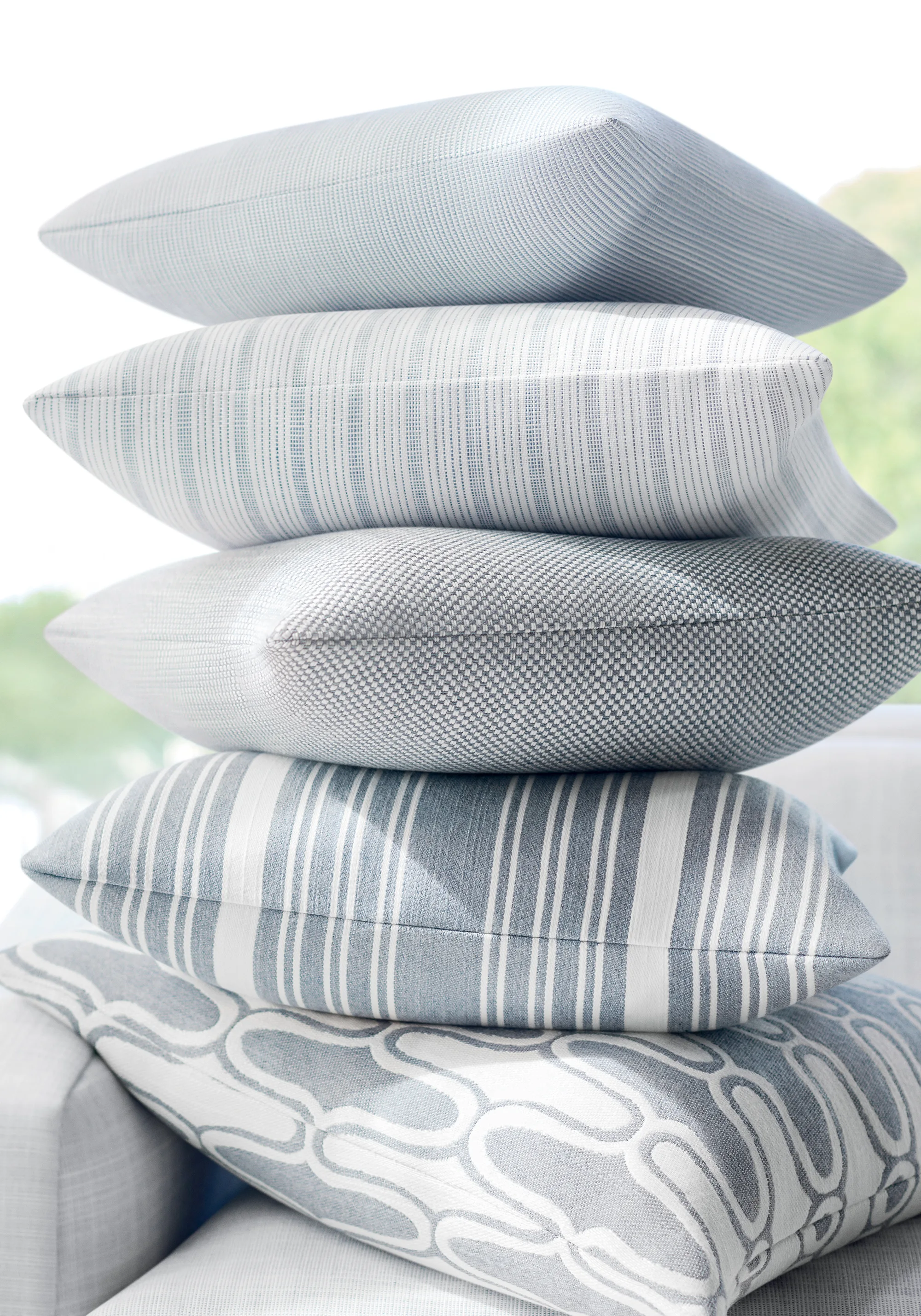 Thibaut Rimini in Horizon (W8556)