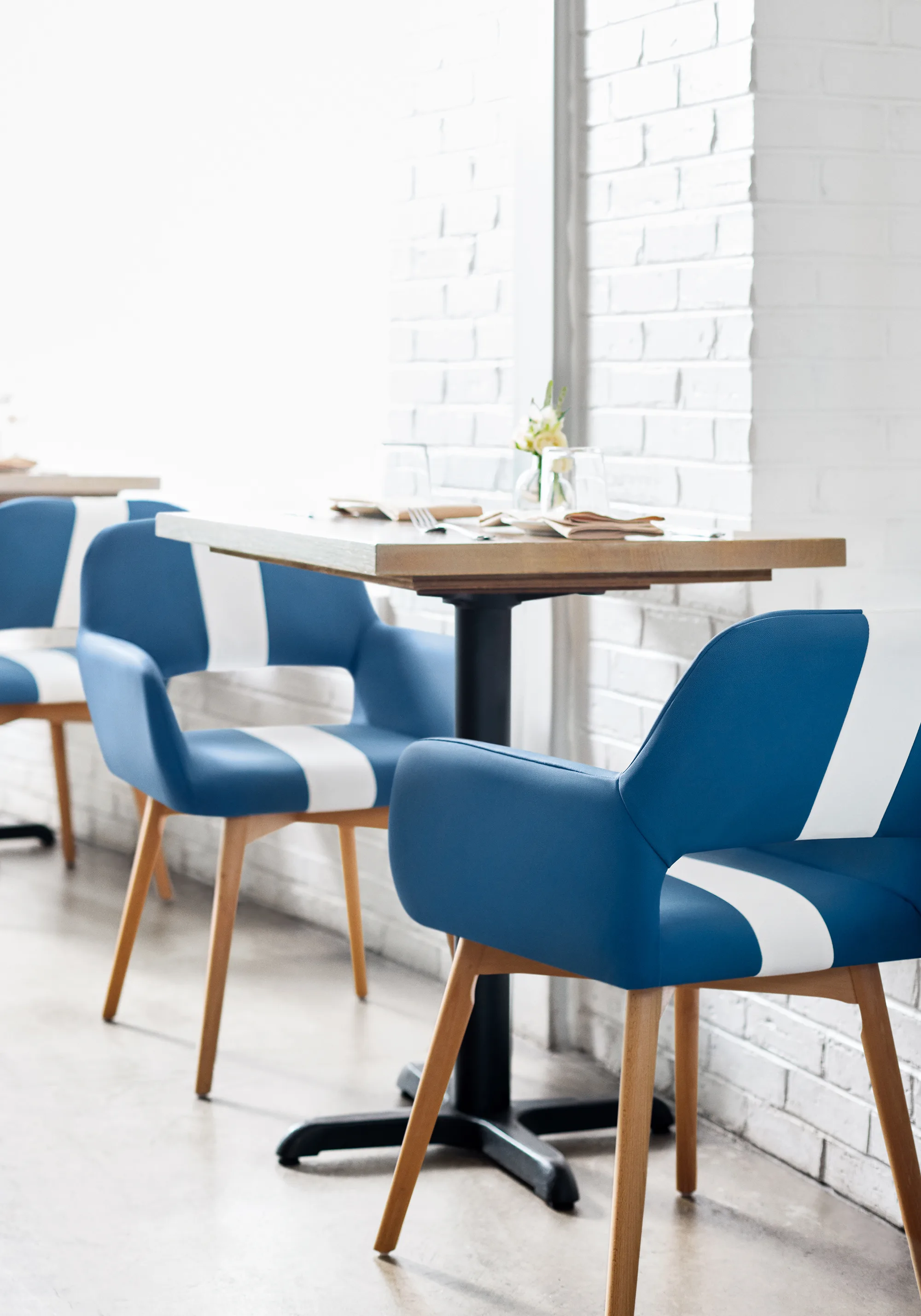 Thibaut Salta in Marine (W9031)