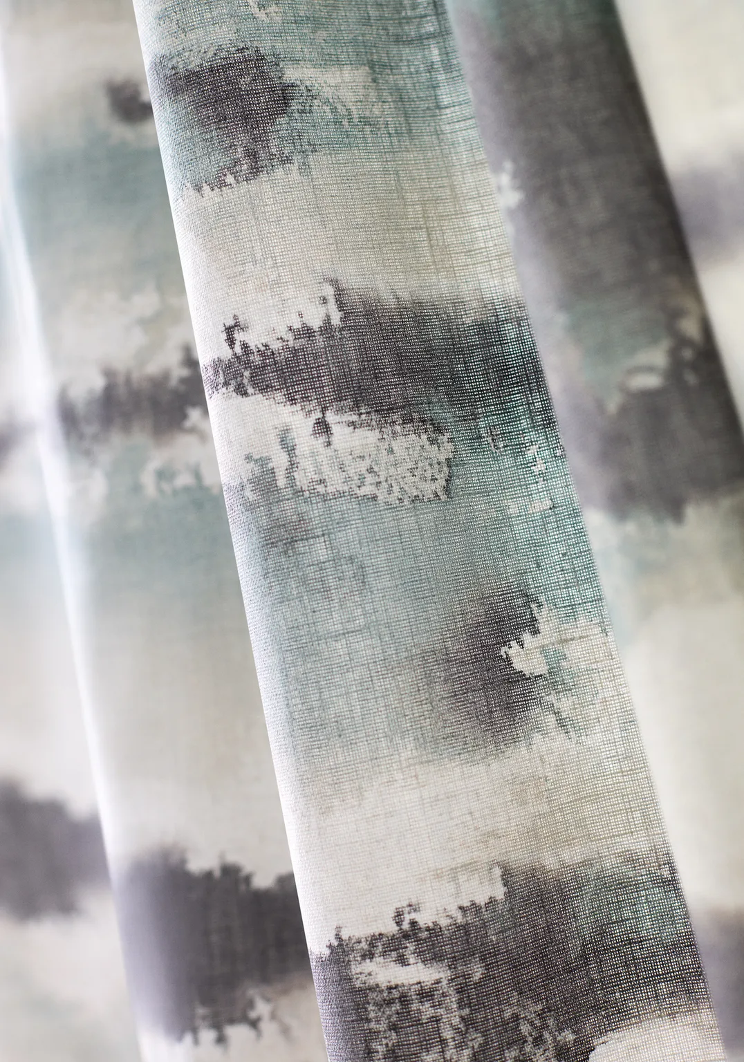 Thibaut Silver Lining in Mineral (F924421)