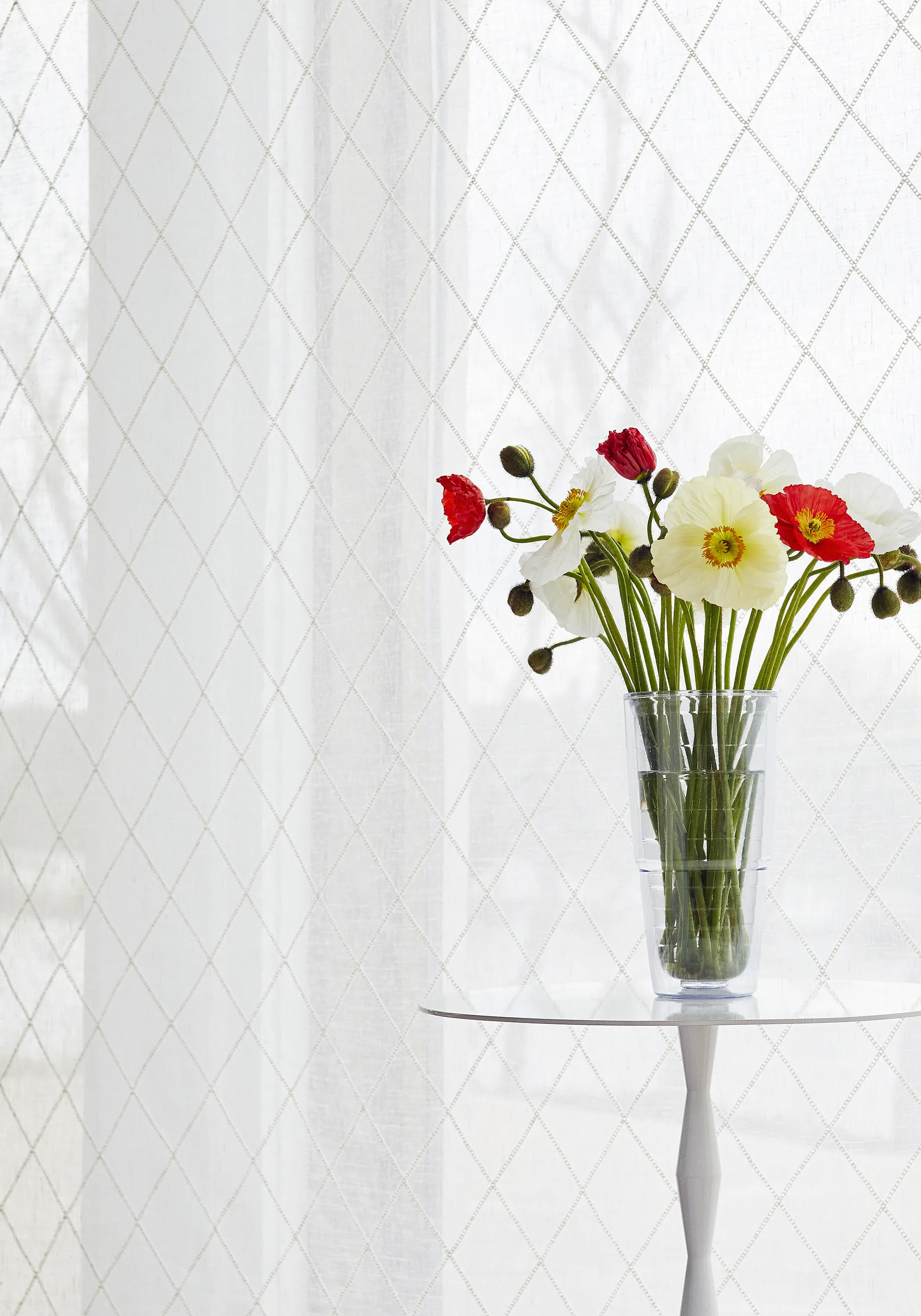 Thibaut Skipton Trellis in Snow White (FWW7104)