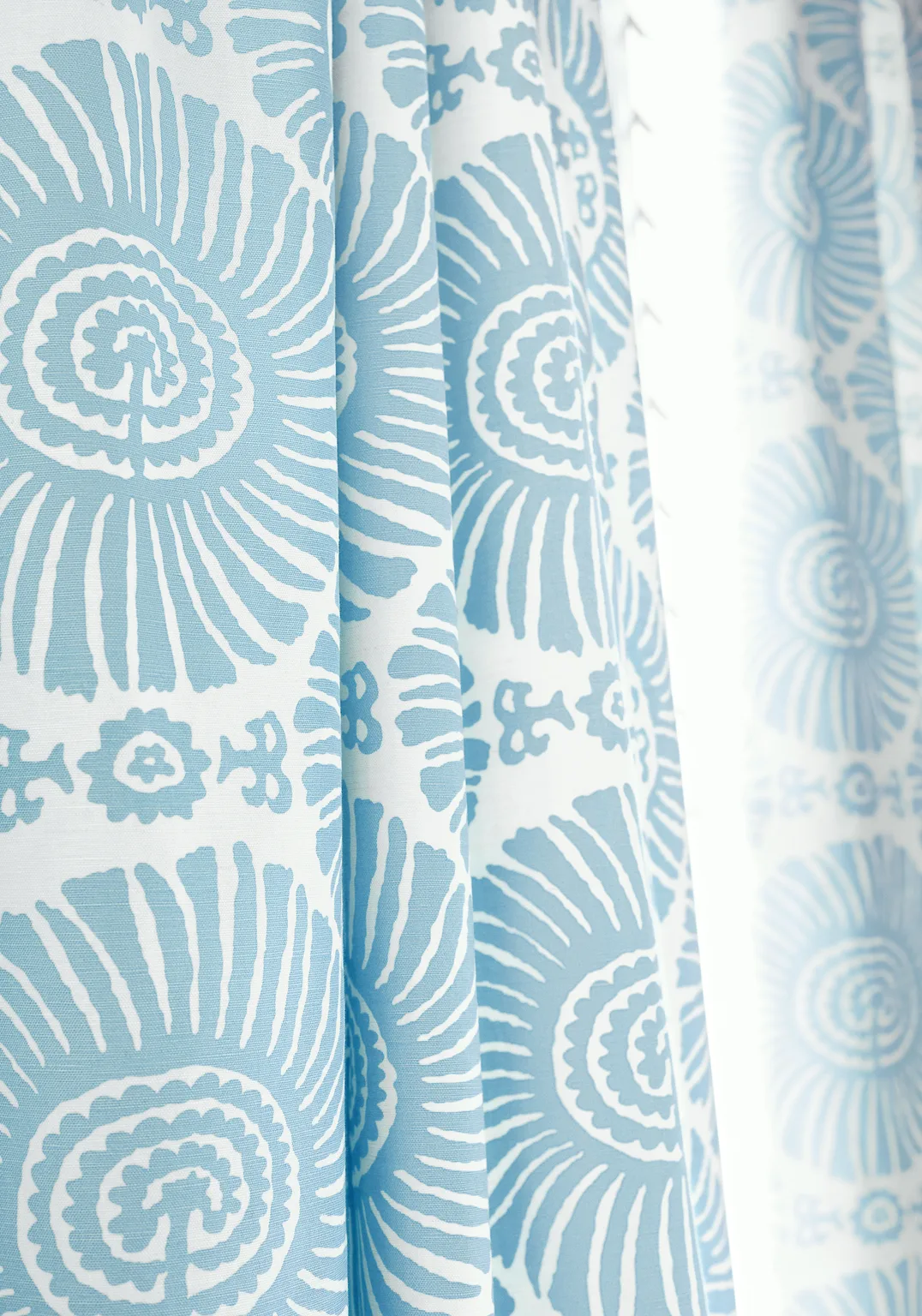 Thibaut Solis in Spa Blue (F910084)
