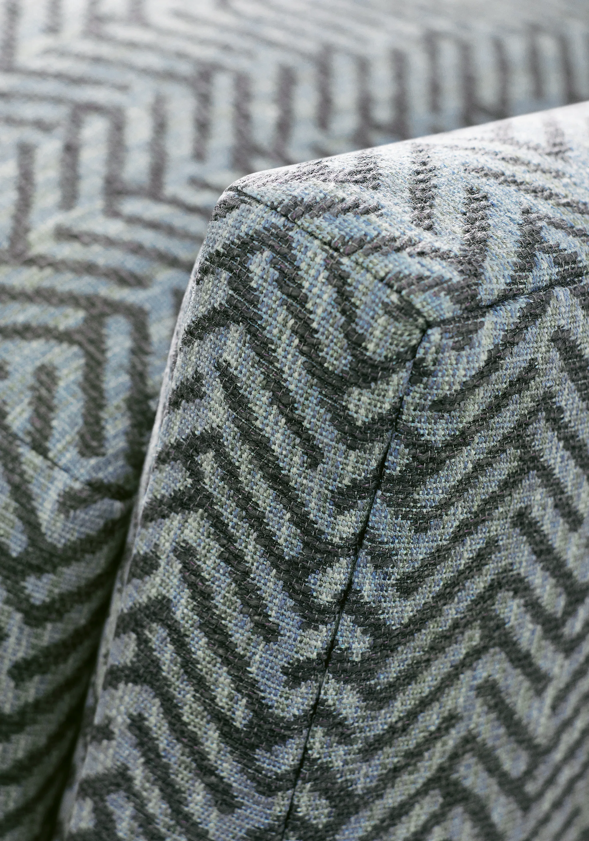 Thibaut Varenna in Mineral (W8113)