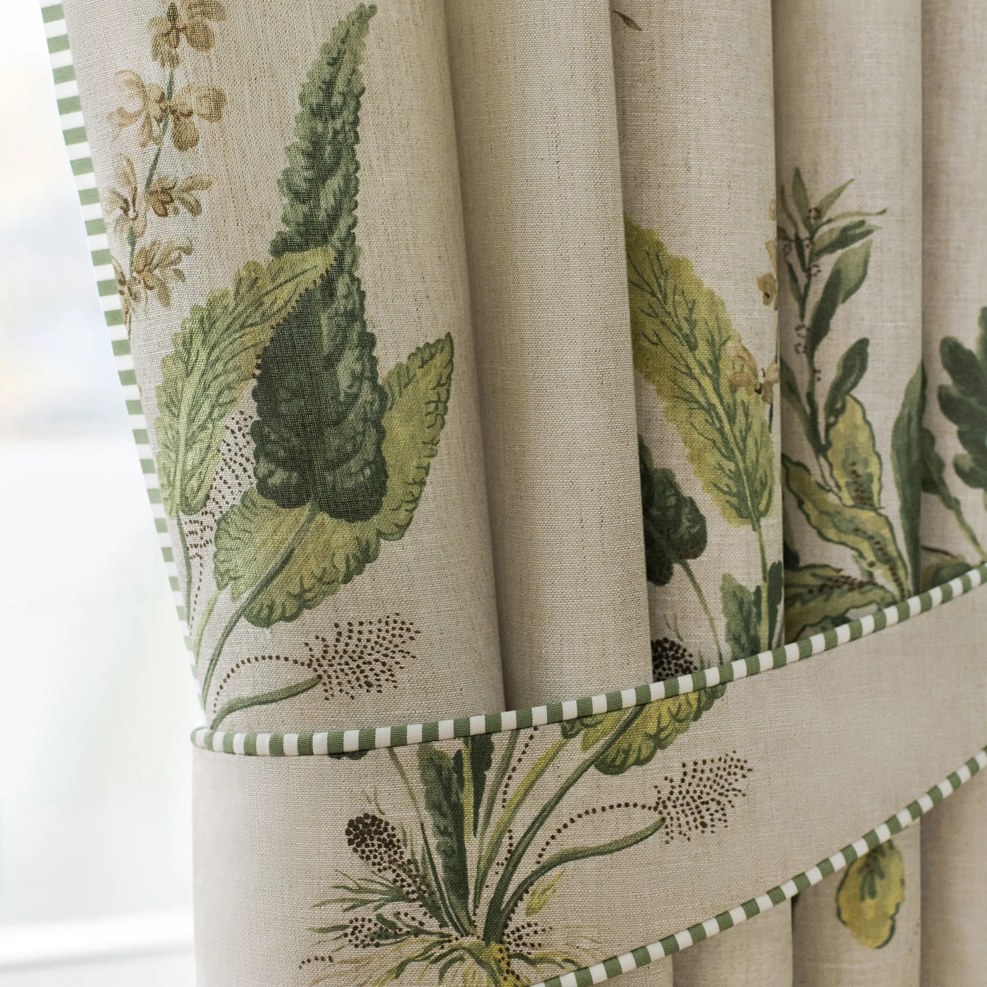 Anna French Woodland in Green on Natural (AF57853)