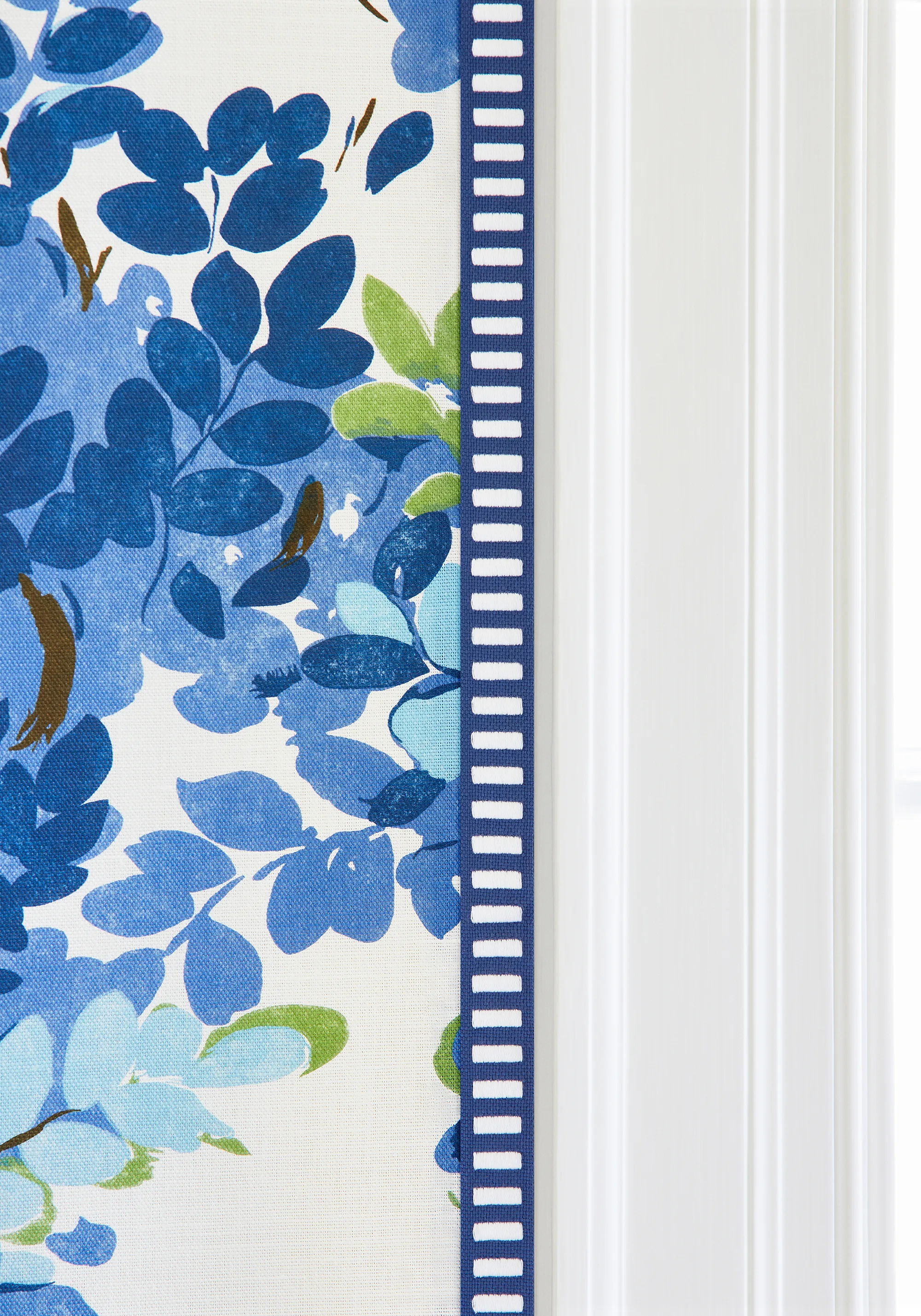Thibaut Dash Tape in White on Bermuda (E12132)