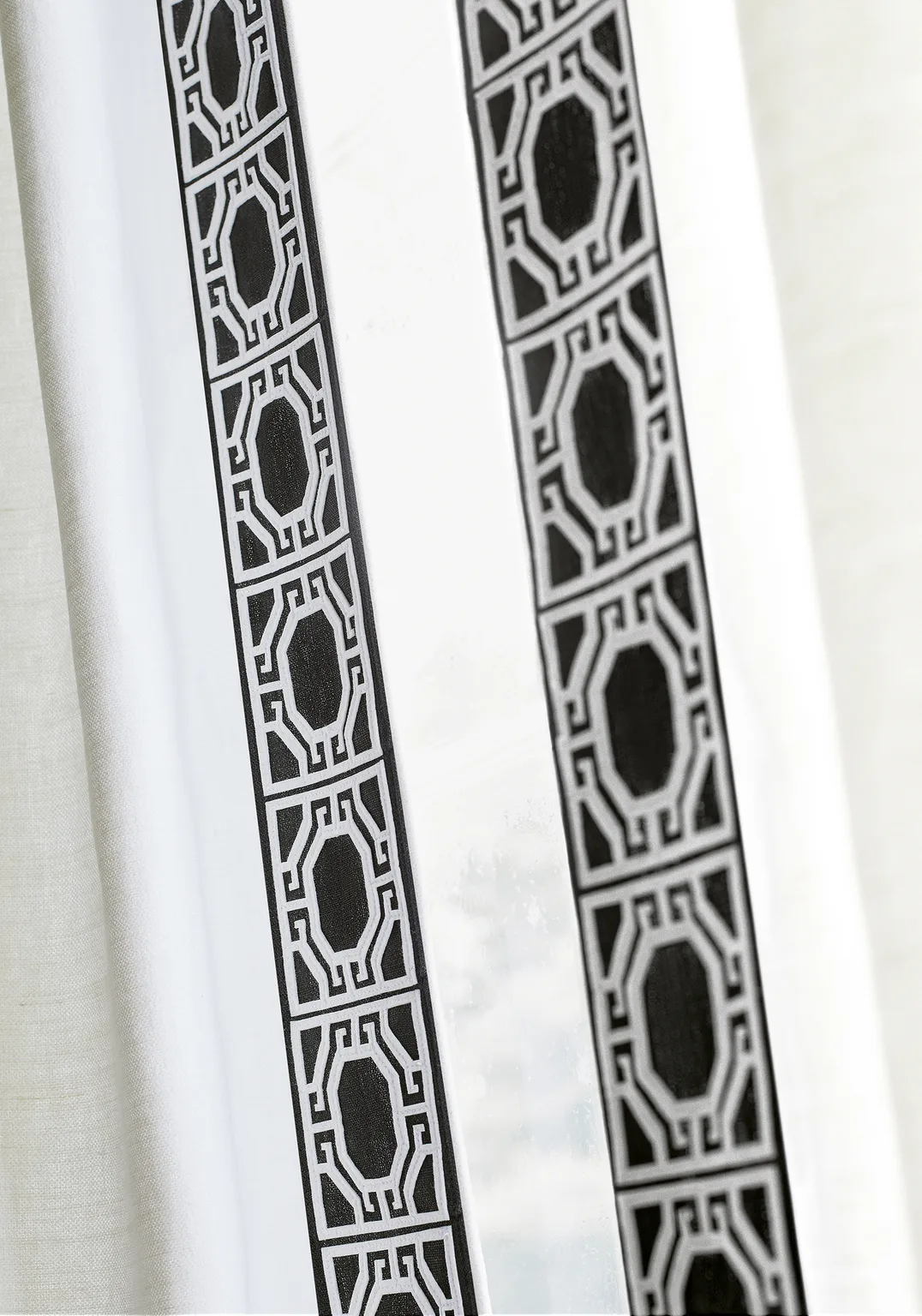 Thibaut Gate Applique Tape in Onyx (E12010)