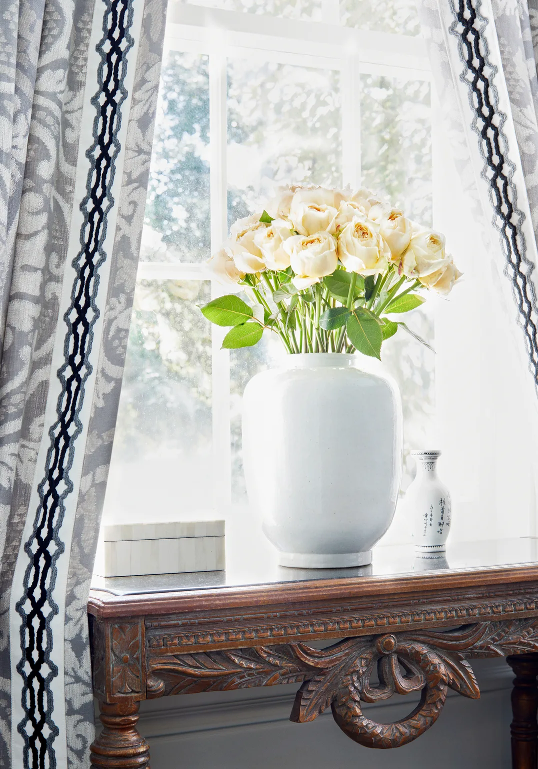 Thibaut Hartney Tape in Flannel and Onyx (E12091)