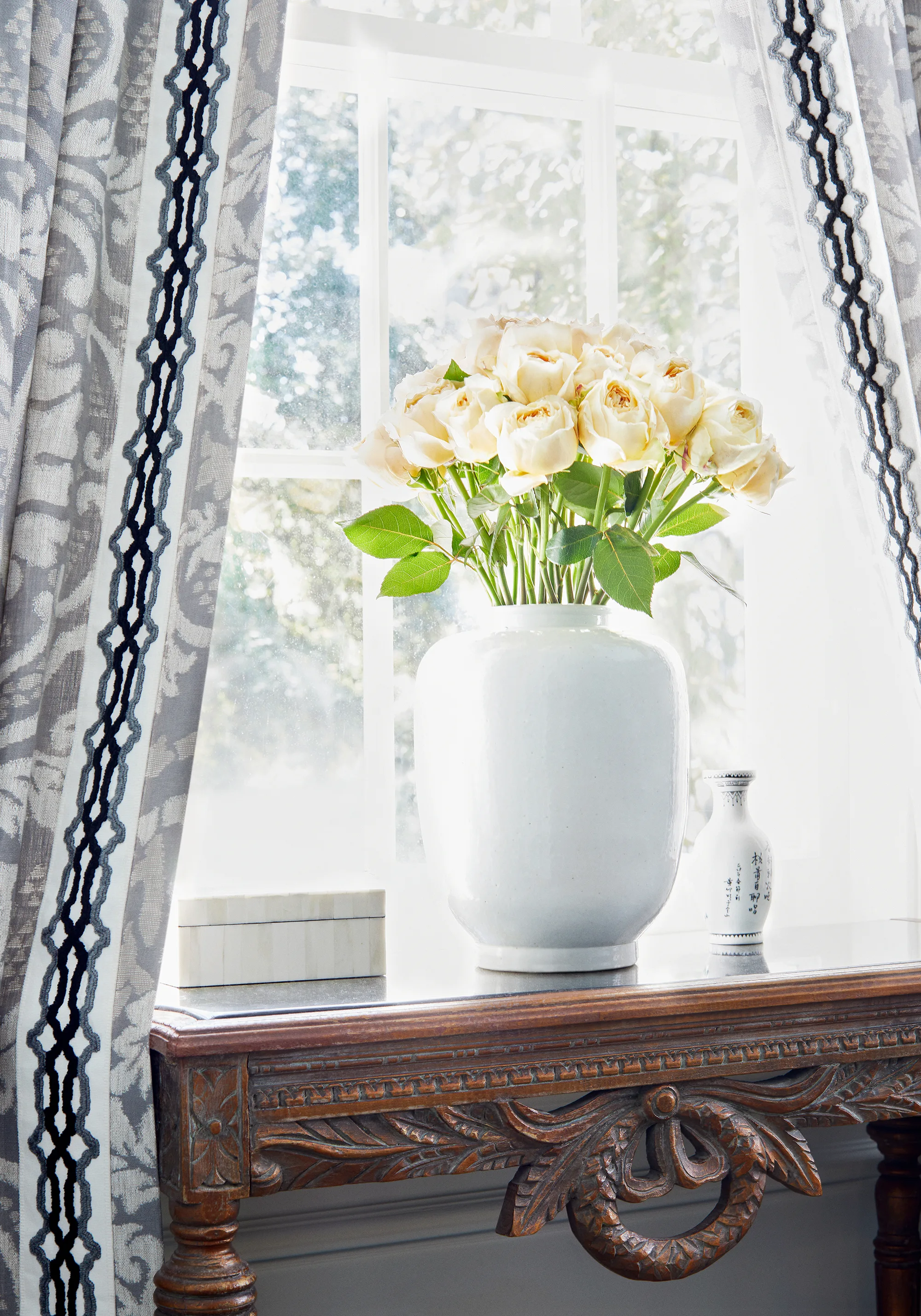 Thibaut Hartney Tape in Flannel and Onyx (E12091)