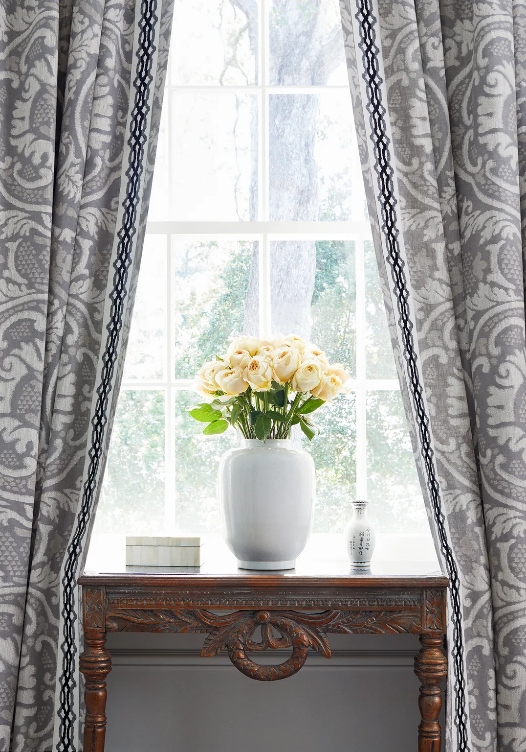 Thibaut Hartney Tape in Flannel and Onyx (E12091)