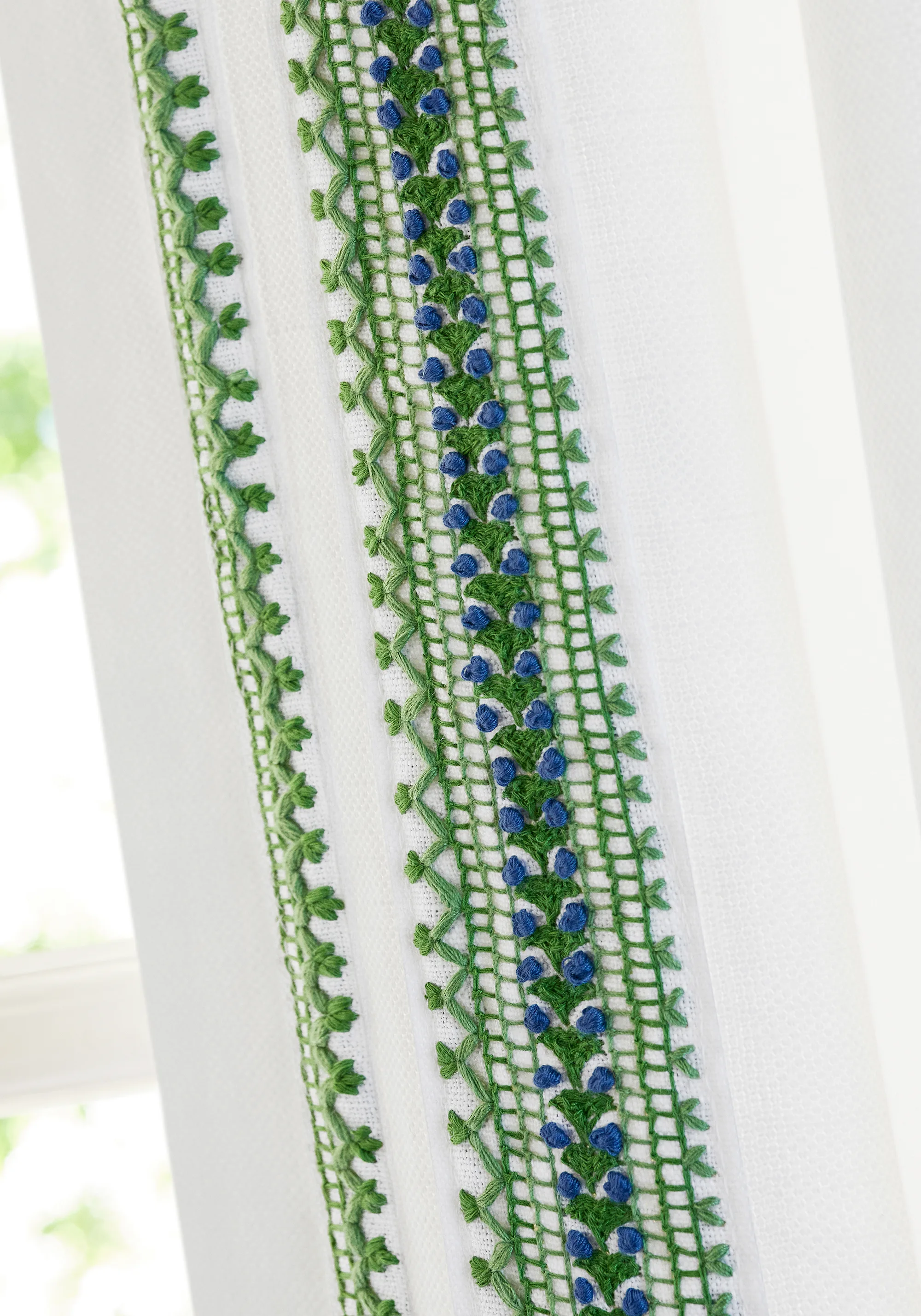 Thibaut Norway Tape in Kelly (E12117)
