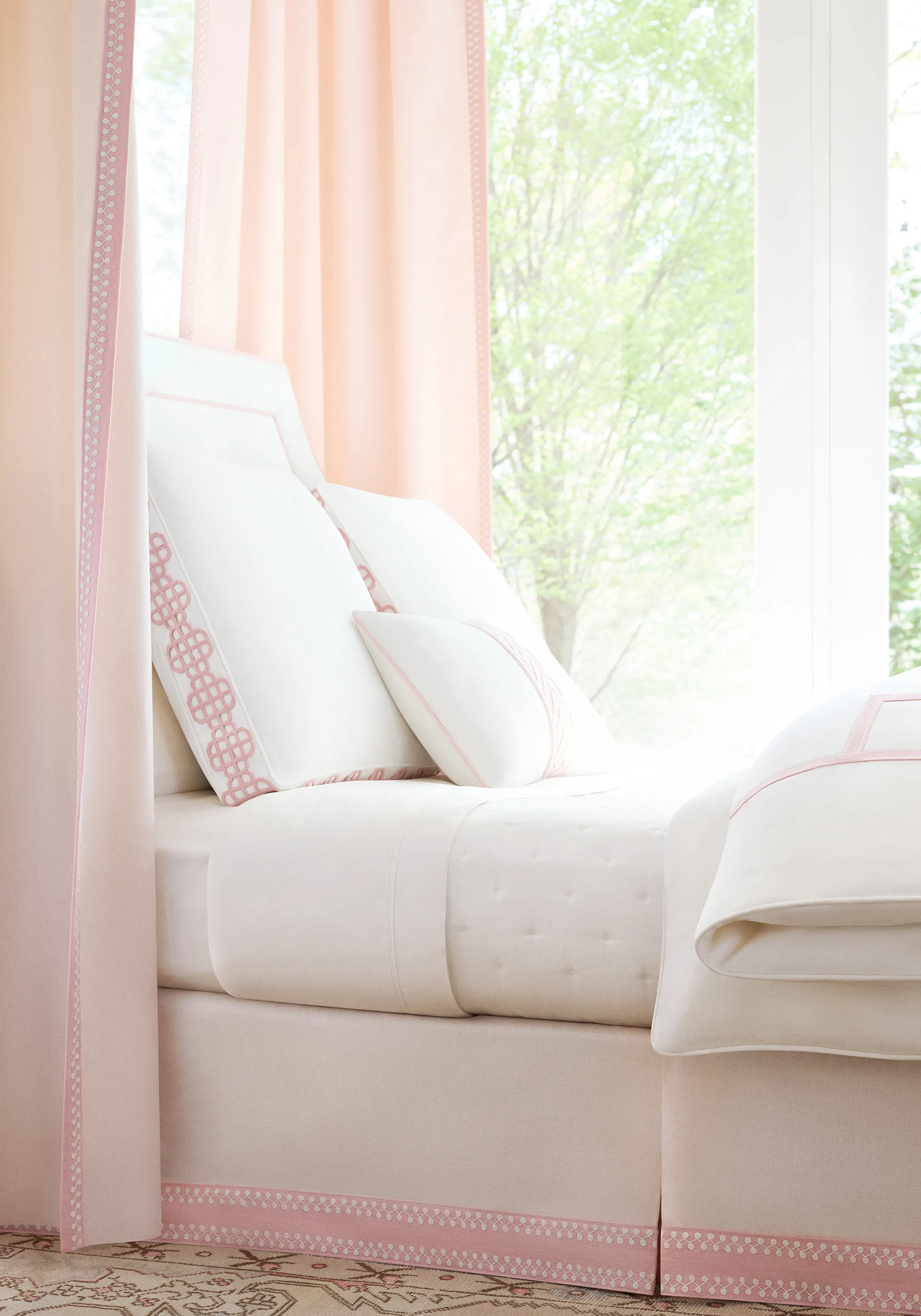 Thibaut Perla Tape in Blossom (E12218)
