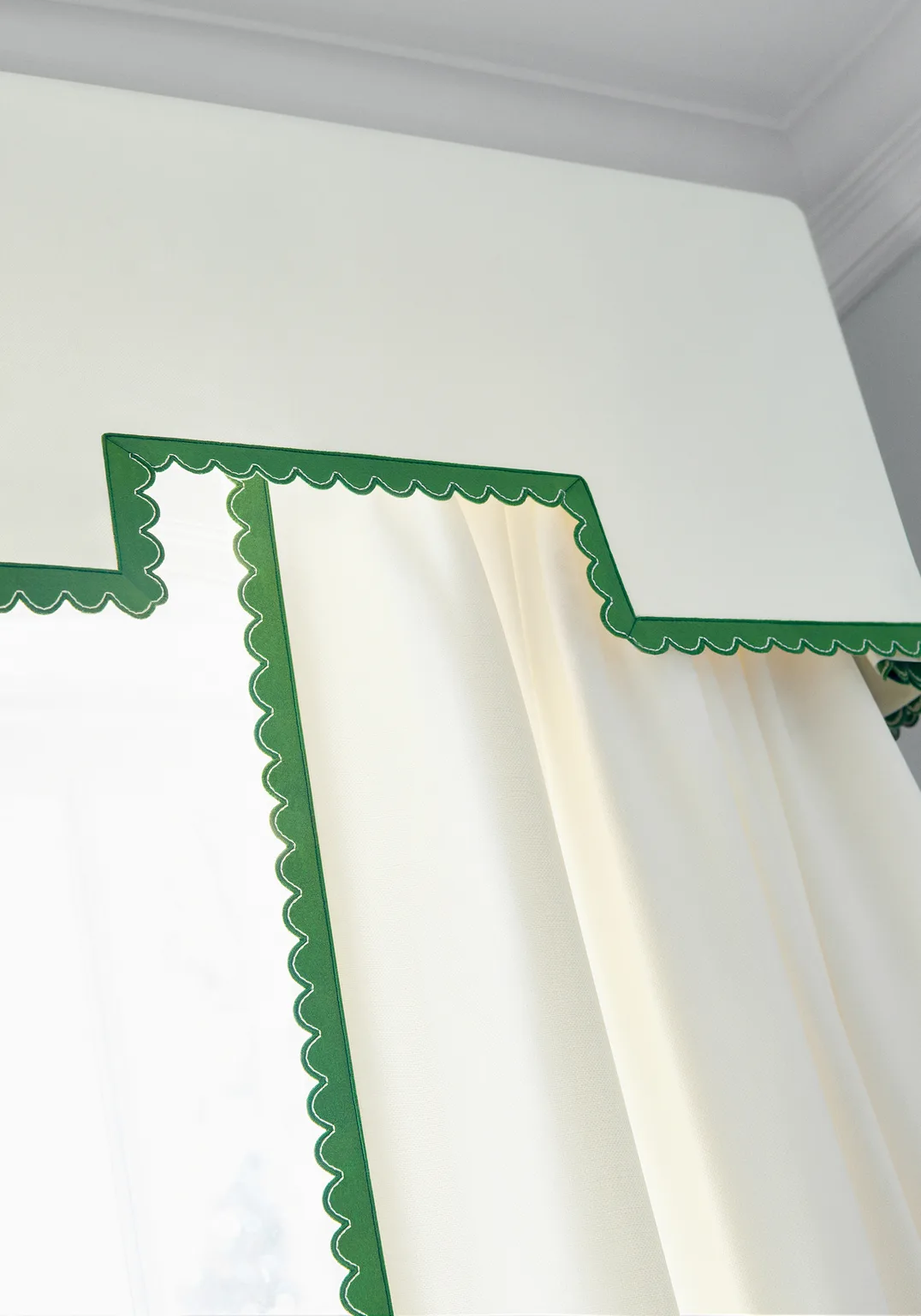 Thibaut Pippa Tape in Kelly (E12146)