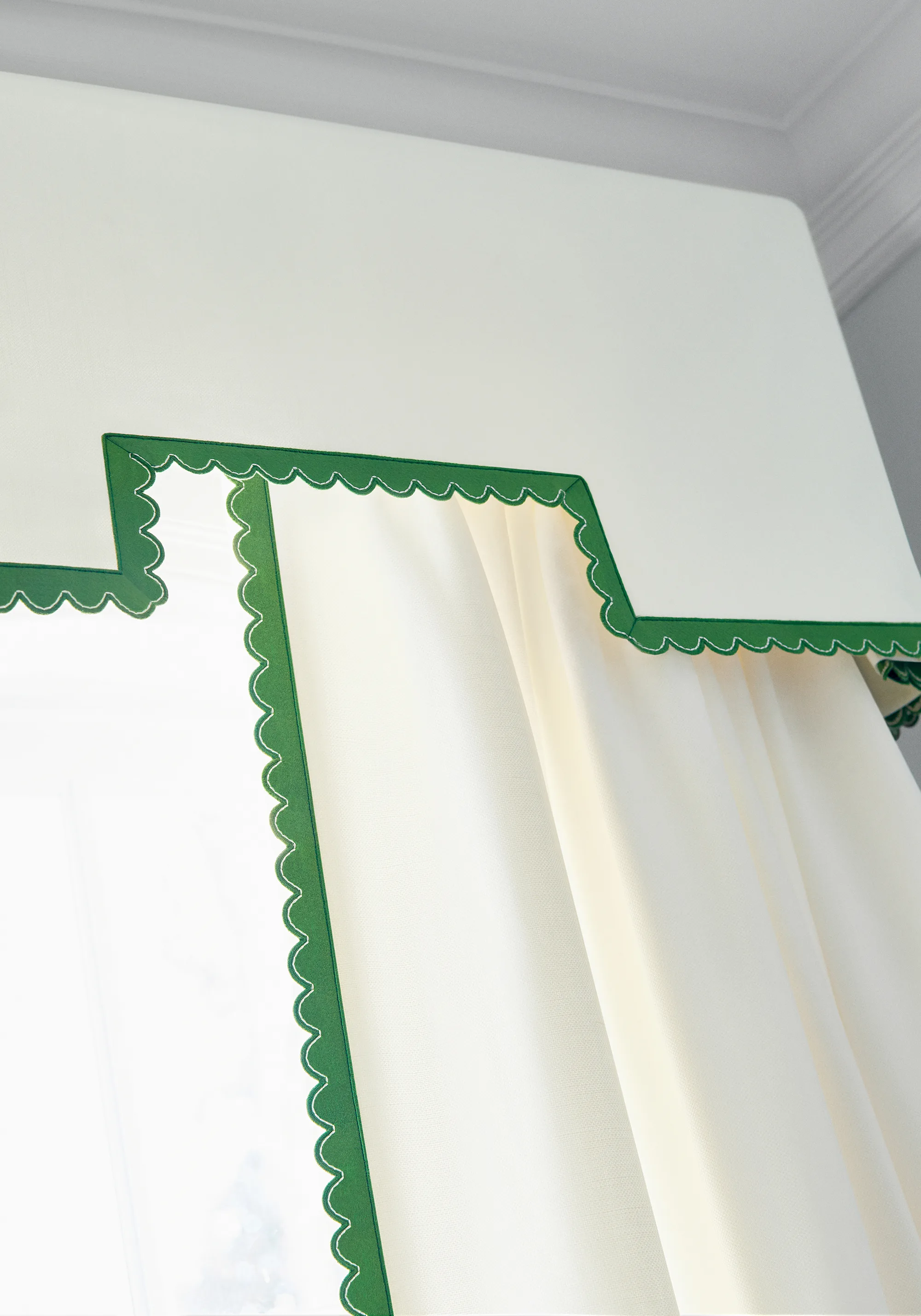 Thibaut Pippa Tape in Kelly (E12146)