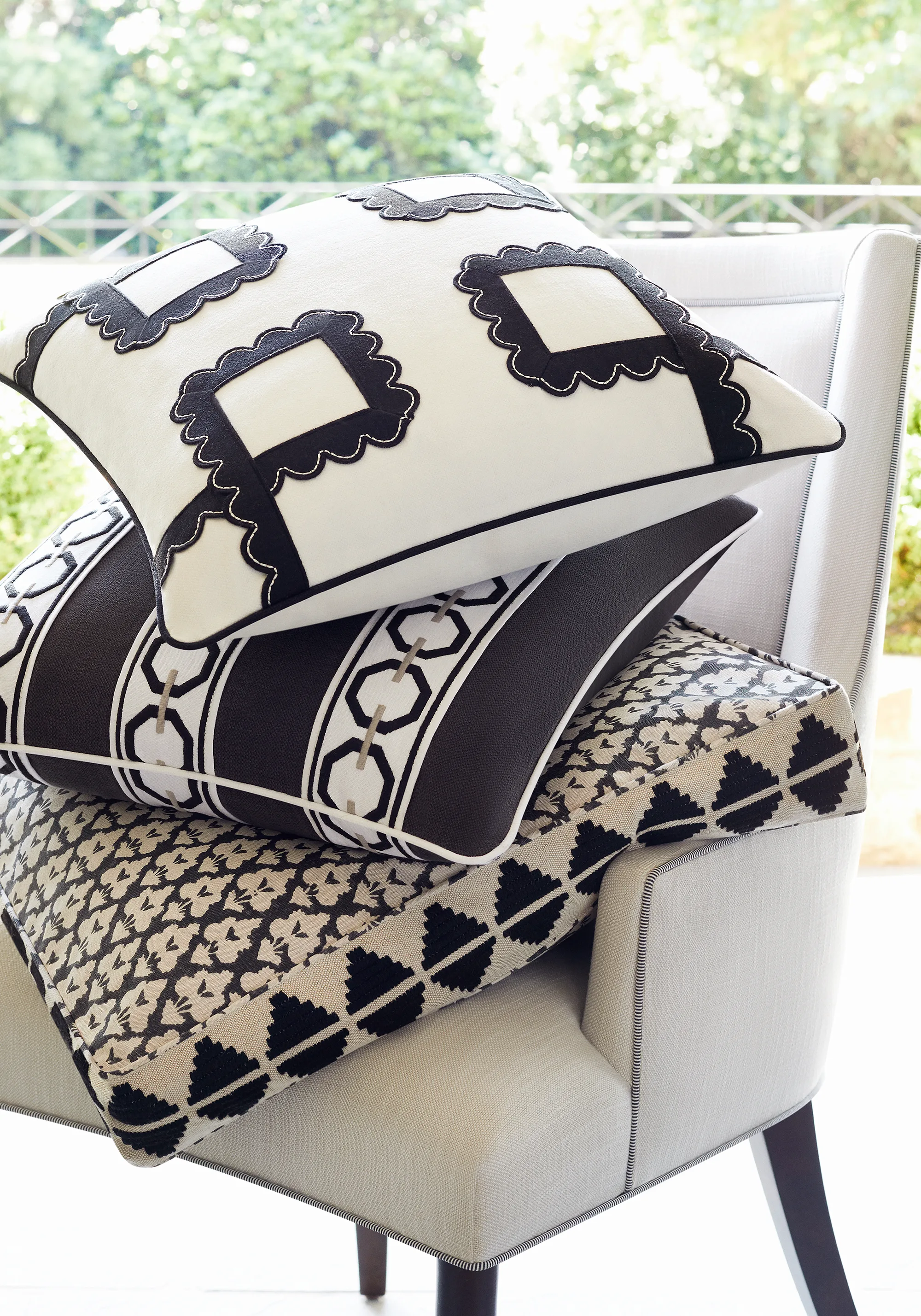 Thibaut Pippa Tape in Onyx (E12152)
