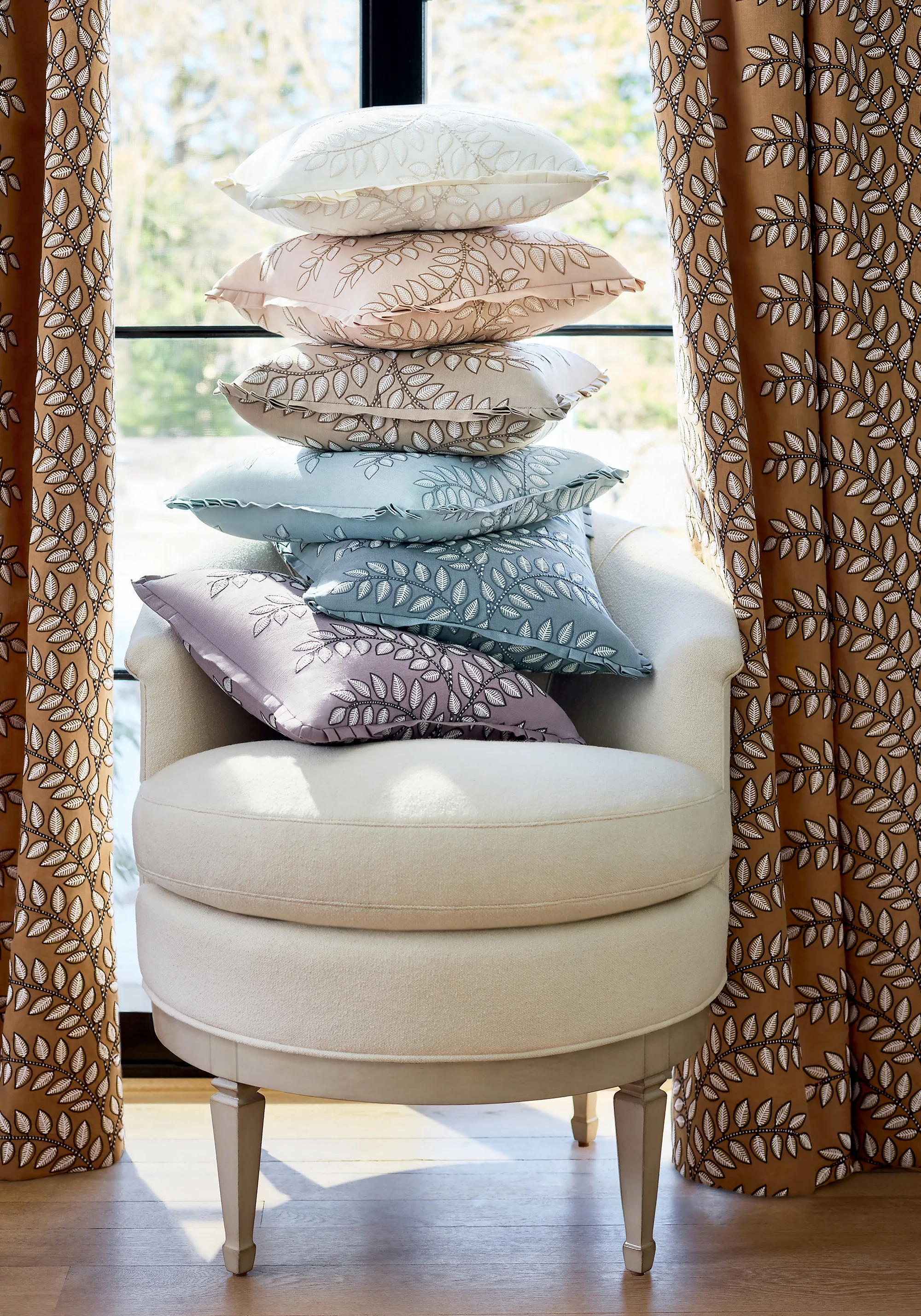 Thibaut Pleated Tape in Apricot (E12309)