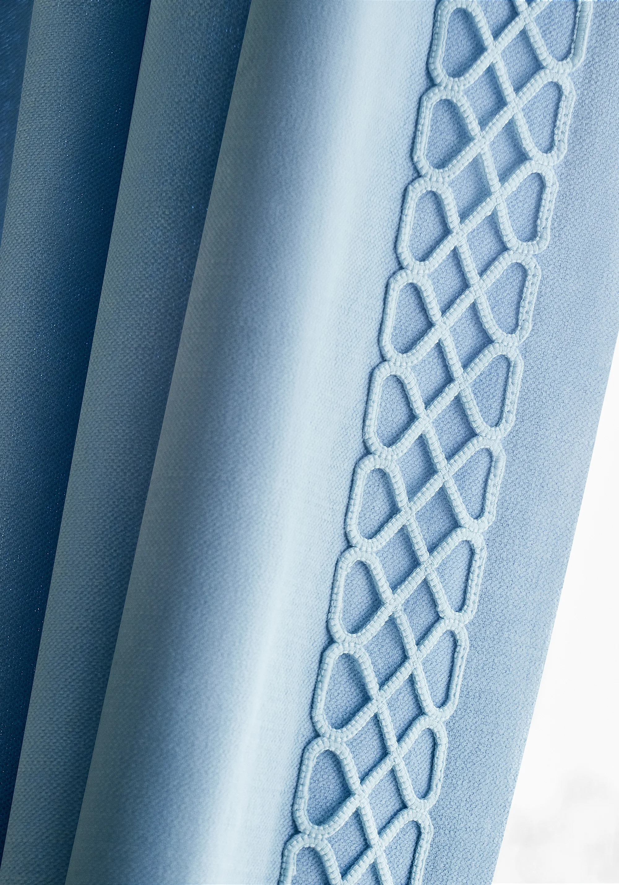Thibaut Ripley Applique in Sky (E12033)