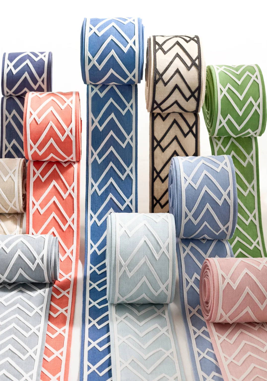 Thibaut Summit Applique Tape in Black on Linen (E12208)