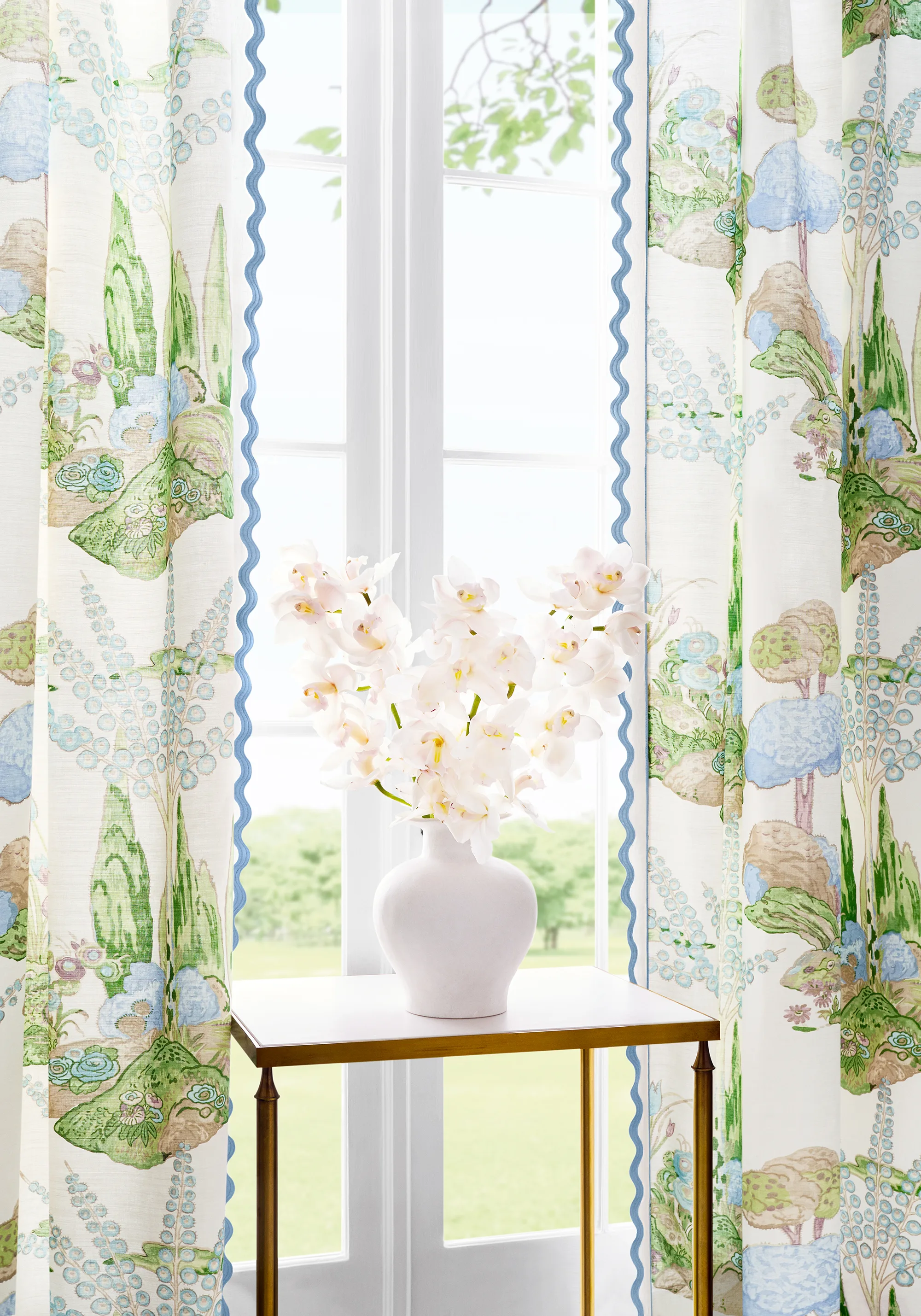 Thibaut Wave Tape in Powder on White (E12332)