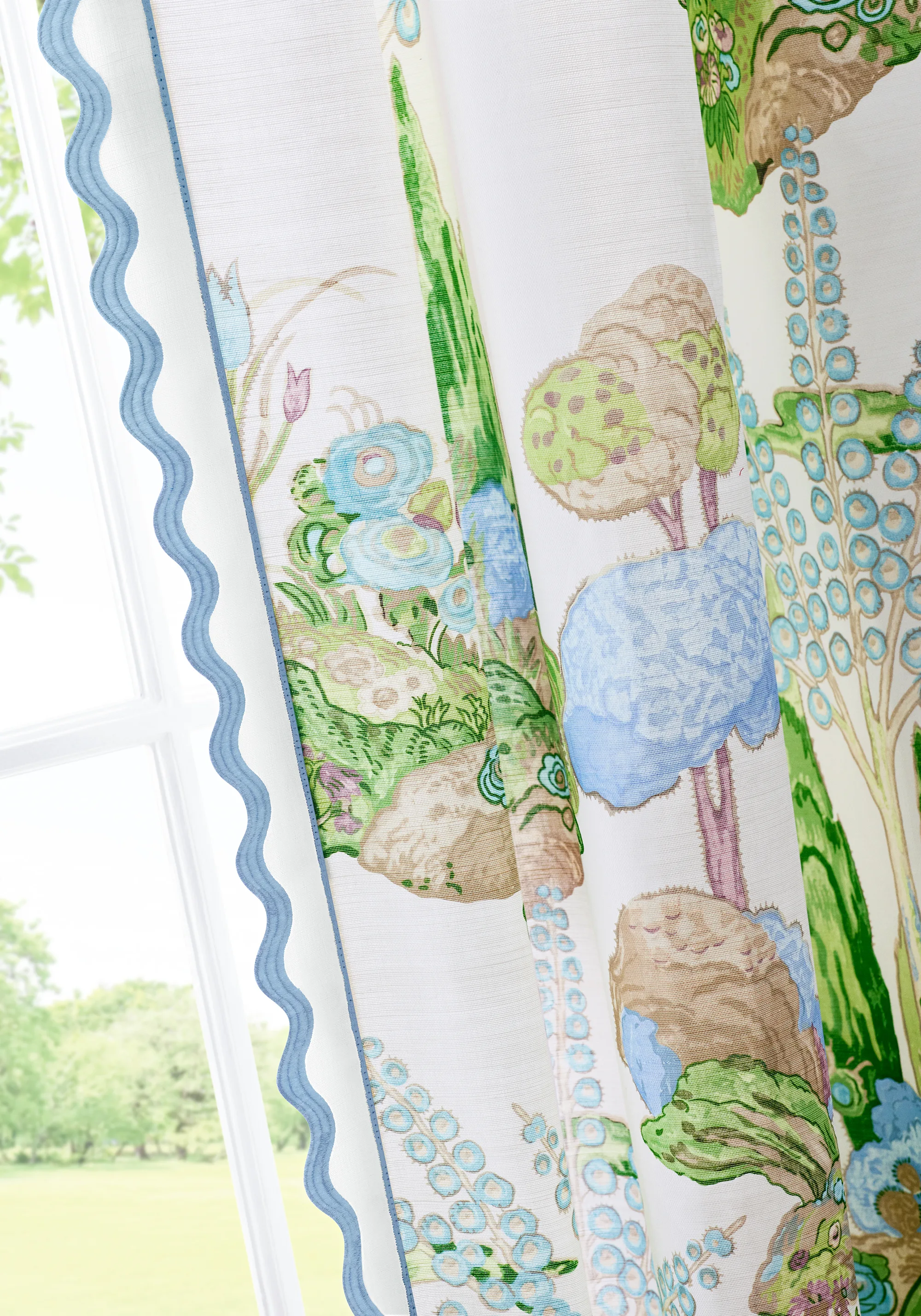 Thibaut Wave Tape in Powder on White (E12332)